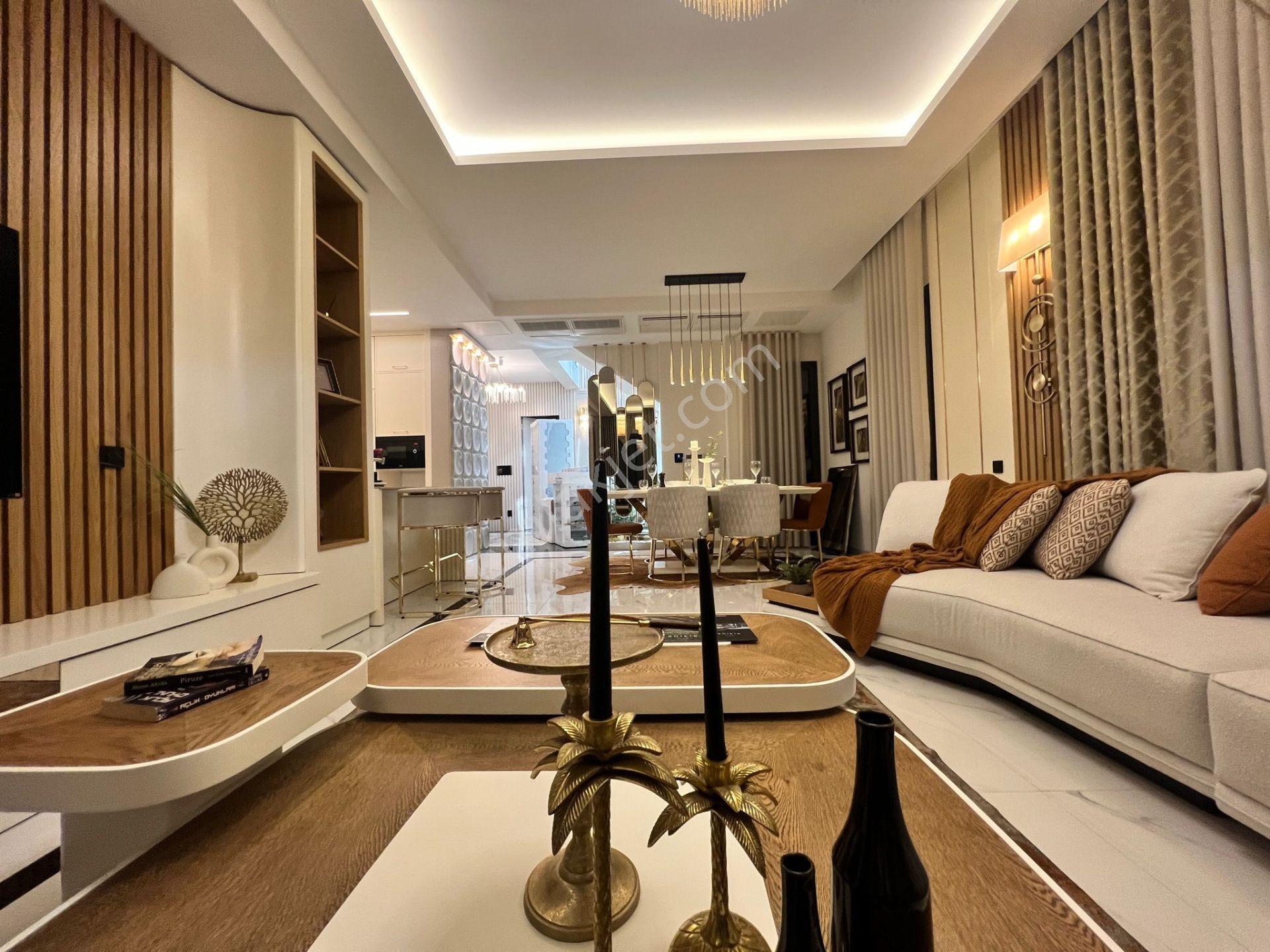 Kuşadası Soğucak'ta Deniz Manzaralı 4+1 Villa - Görsel 11