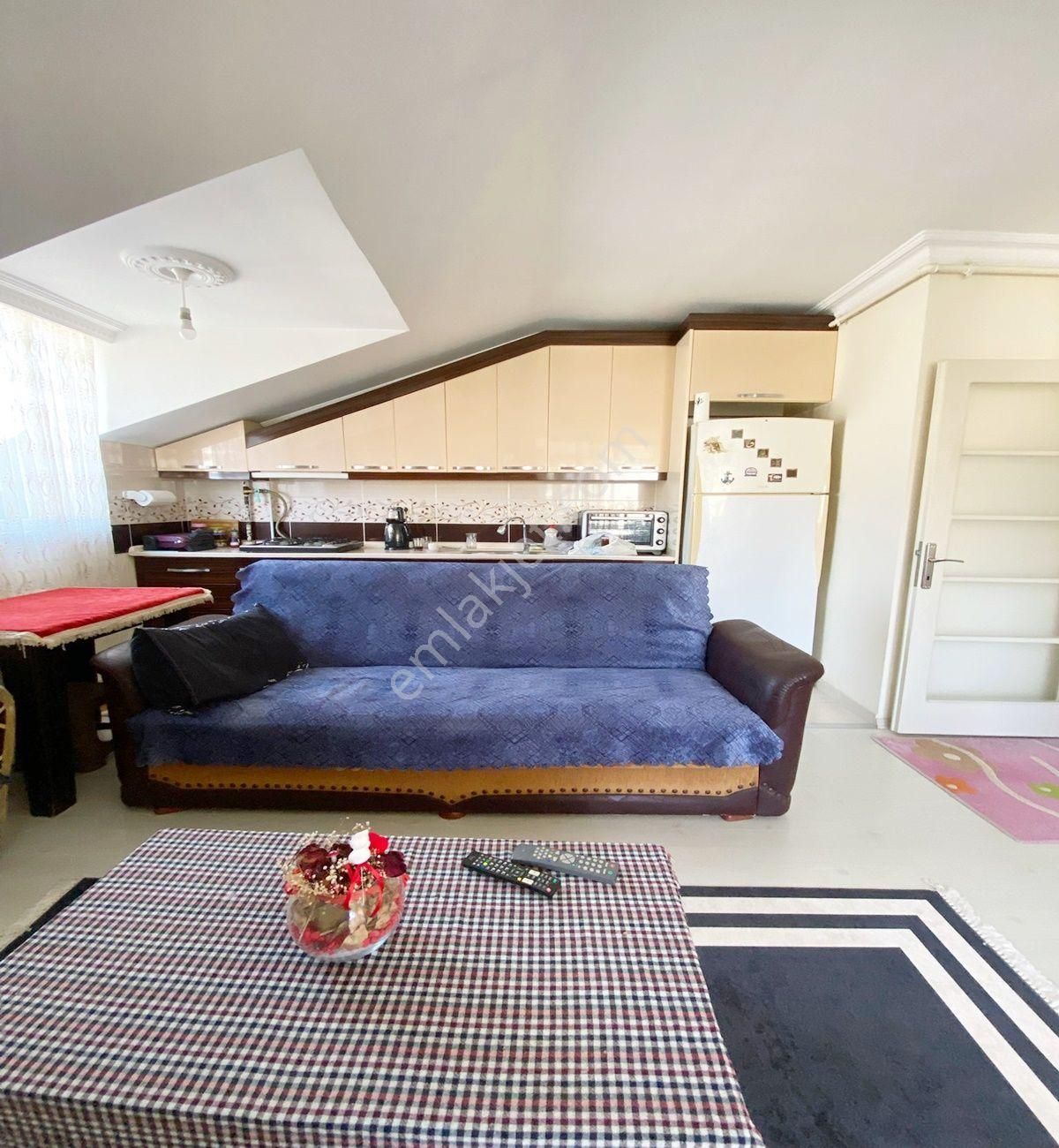 Avcılar Cihangirde 3+2 11 Yıllık Satılık Dublex - Görsel 3