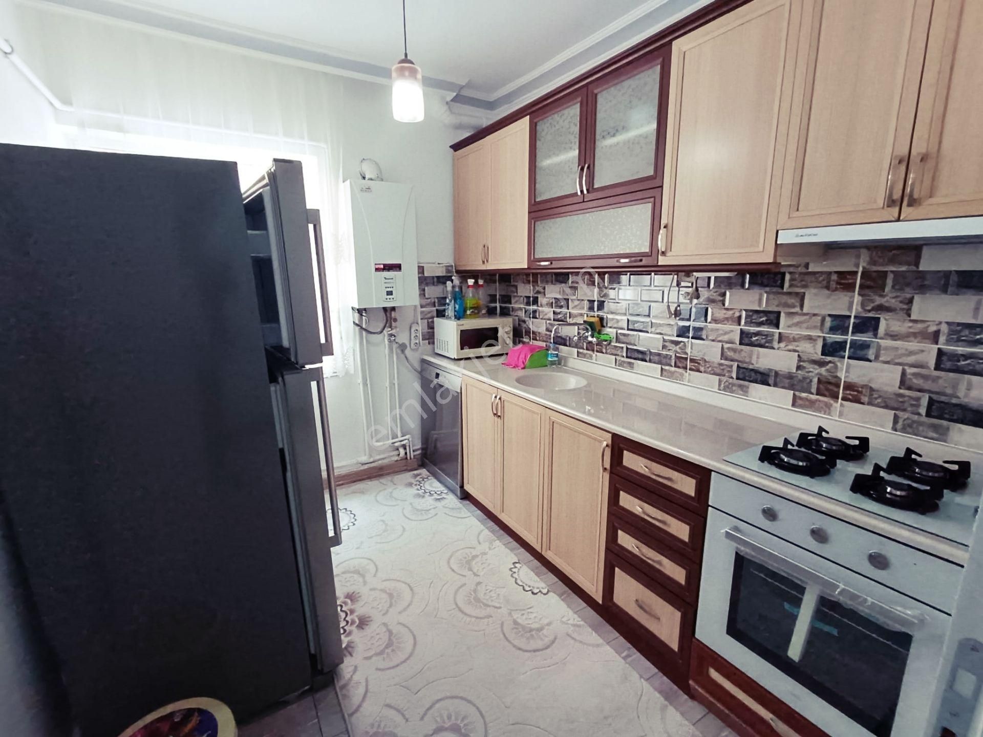 Relax'tan Ayvalı Merkez'de 15.500tl Kiracılı Eşyalarıyla Satılık