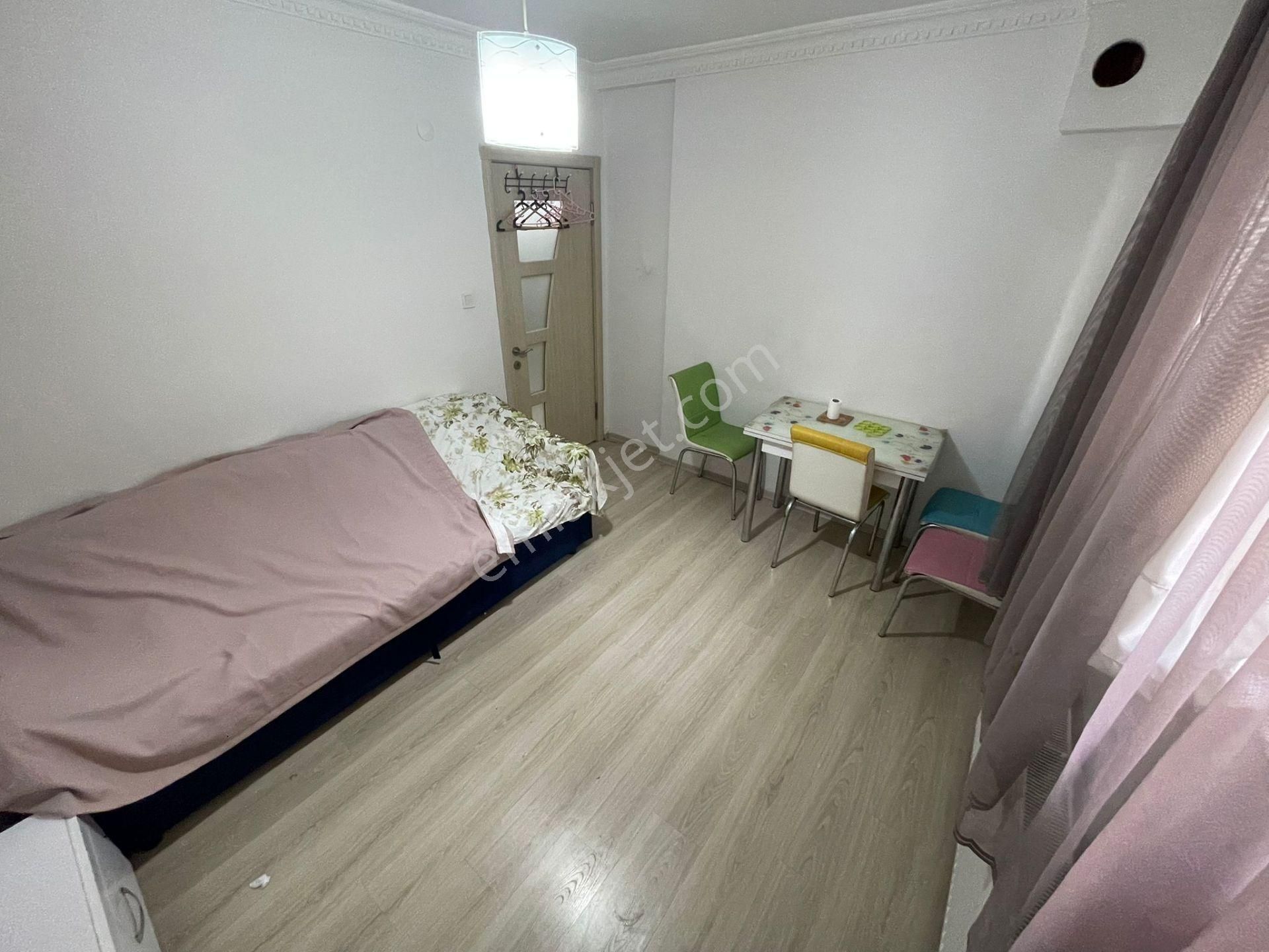 B.evler Siyavuşpaşa Caddesine Yakın 1+1 Giriş 2014 Yapımı Eşyalı - Görsel 22