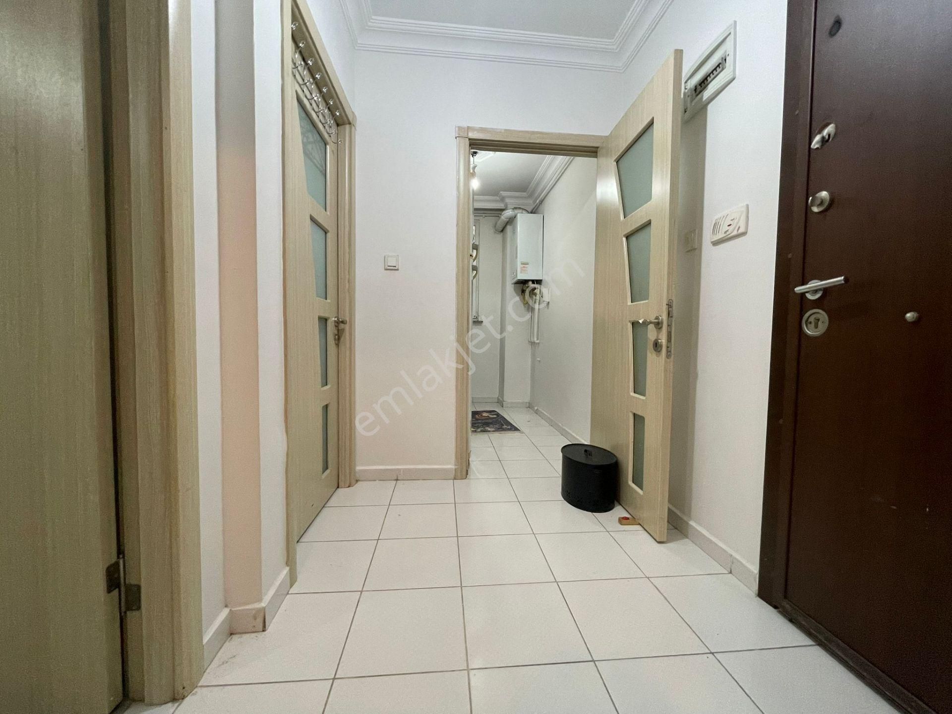 B.evler Siyavuşpaşa Caddesine Yakın 1+1 Giriş 2014 Yapımı Eşyalı - Görsel 5