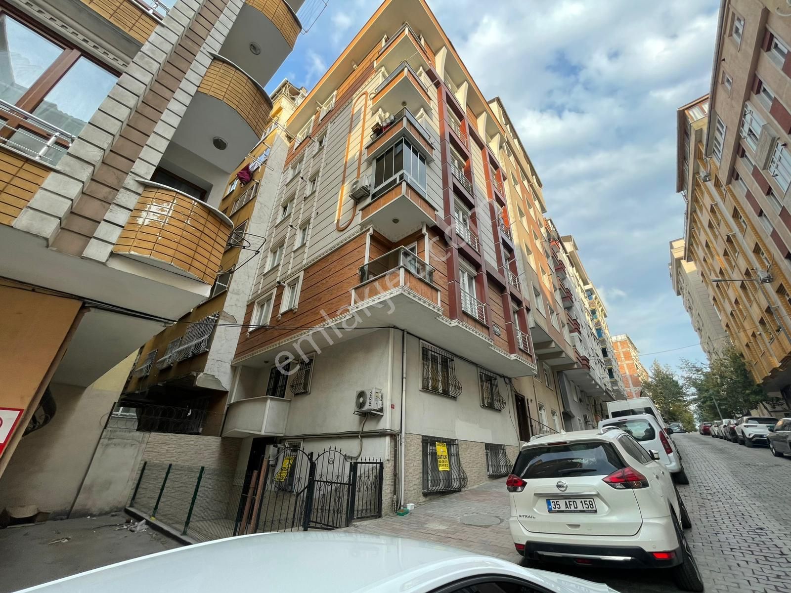 B.evler Siyavuşpaşa Caddesine Yakın 1+1 Giriş 2014 Yapımı Eşyalı