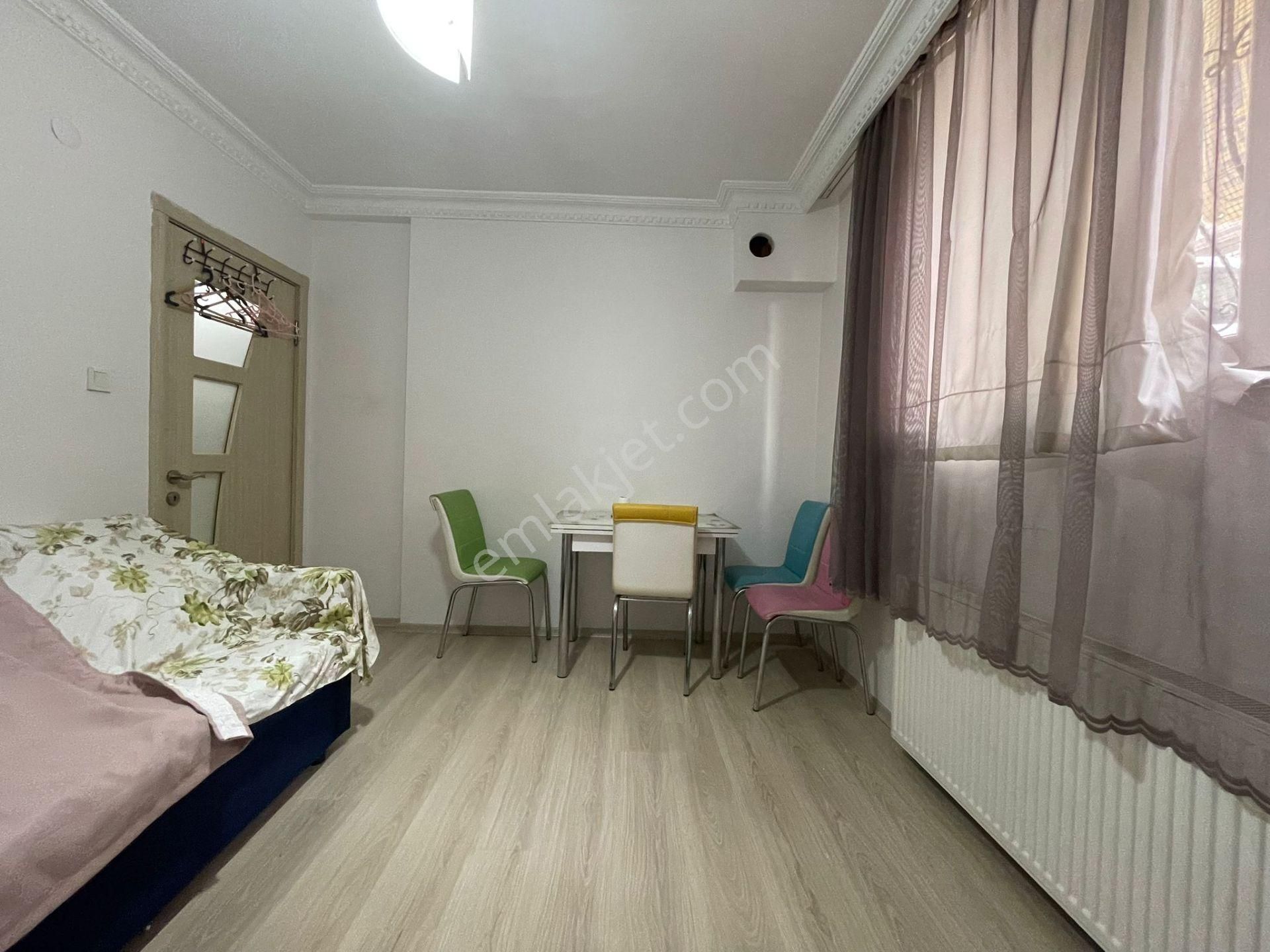 B.evler Siyavuşpaşa Caddesine Yakın 1+1 Giriş 2014 Yapımı Eşyalı - Görsel 23