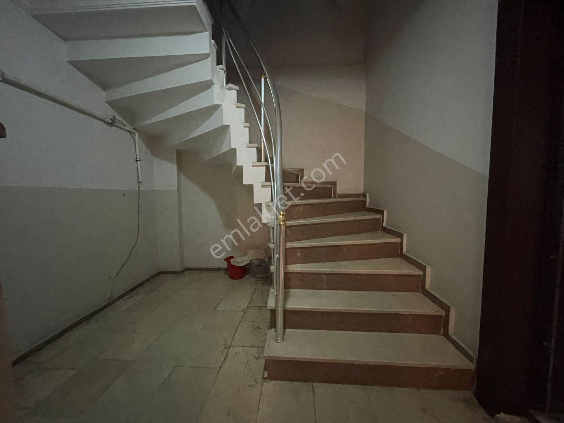 B.evler Siyavuşpaşa Caddesine Yakın 1+1 Giriş 2014 Yapımı Eşyalı - Görsel 4