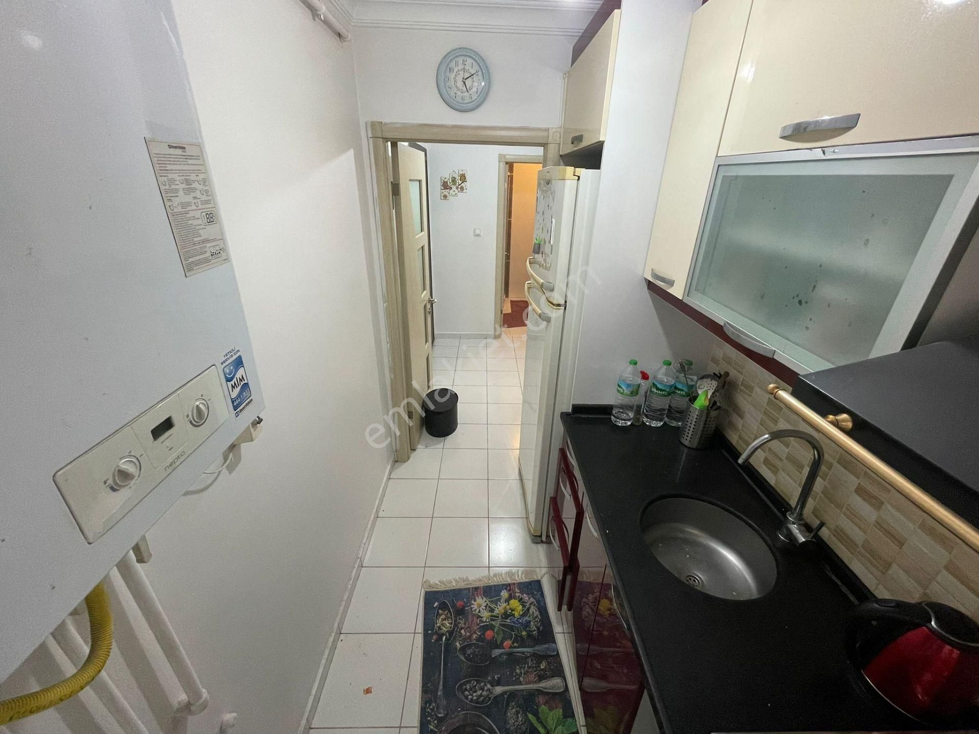 B.evler Siyavuşpaşa Caddesine Yakın 1+1 Giriş 2014 Yapımı Eşyalı - Görsel 17