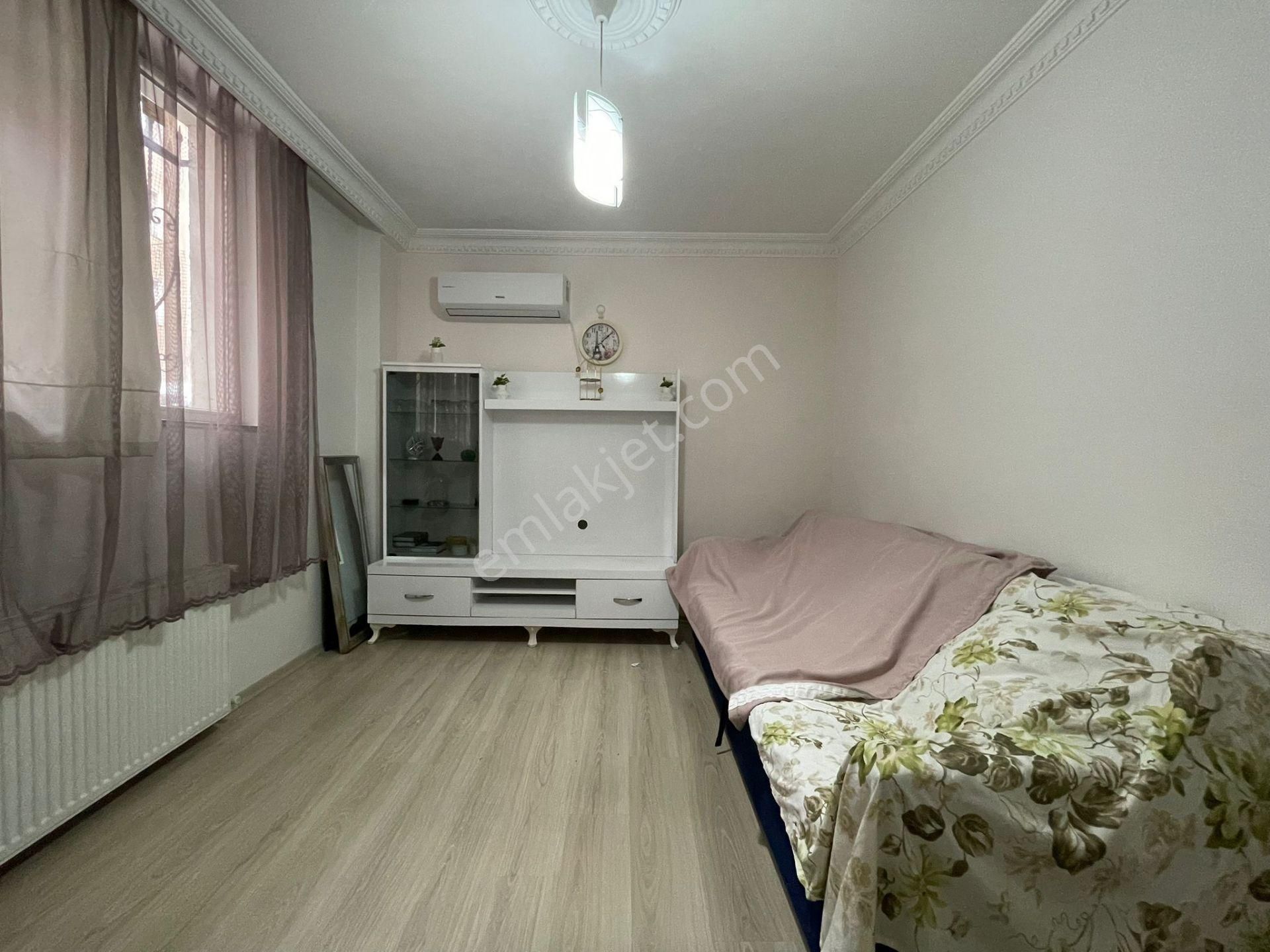 B.evler Siyavuşpaşa Caddesine Yakın 1+1 Giriş 2014 Yapımı Eşyalı - Görsel 24