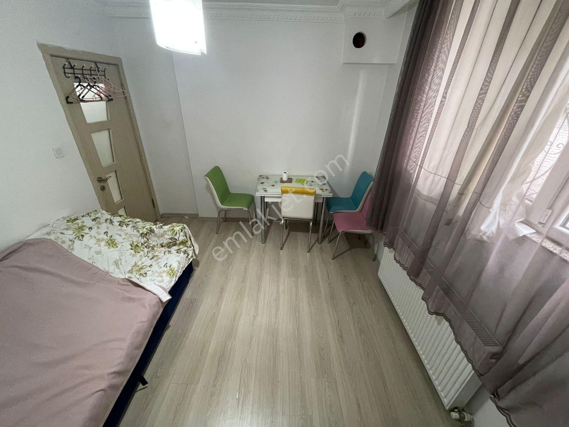 B.evler Siyavuşpaşa Caddesine Yakın 1+1 Giriş 2014 Yapımı Eşyalı - Görsel 21