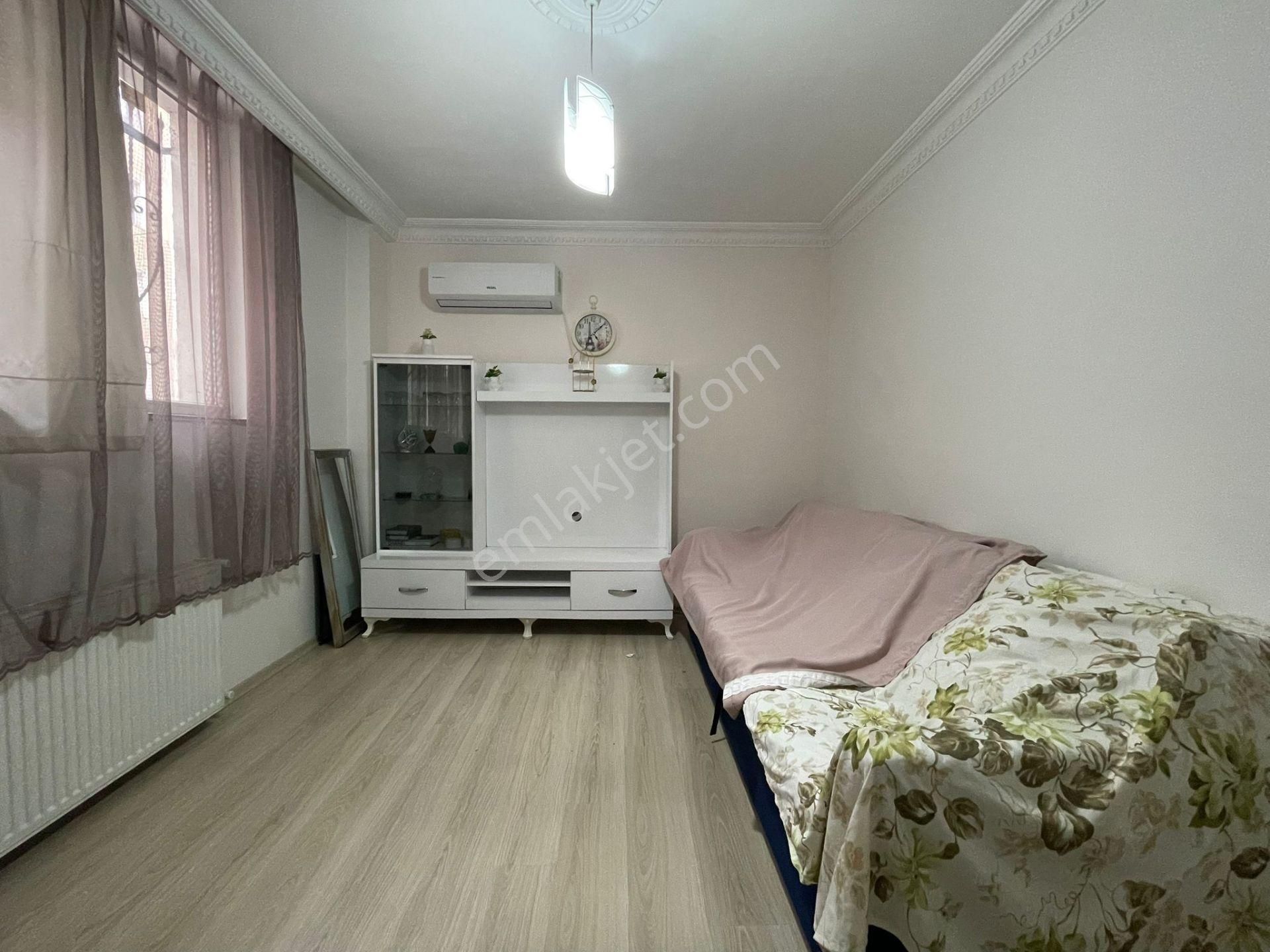 B.evler Siyavuşpaşa Caddesine Yakın 1+1 Giriş 2014 Yapımı Eşyalı - Görsel 25