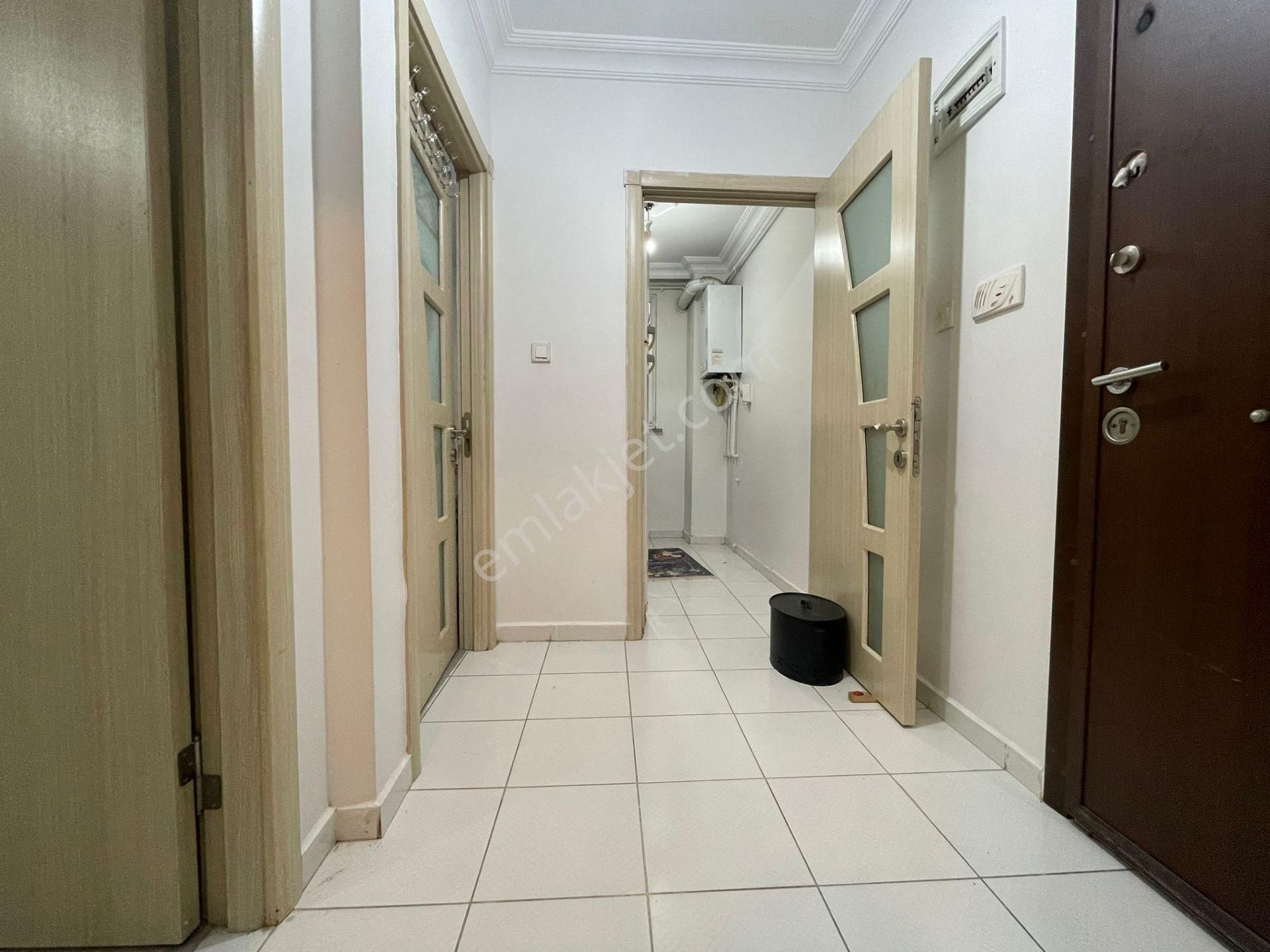 B.evler Siyavuşpaşa Caddesine Yakın 1+1 Giriş 2014 Yapımı Eşyalı - Görsel 6