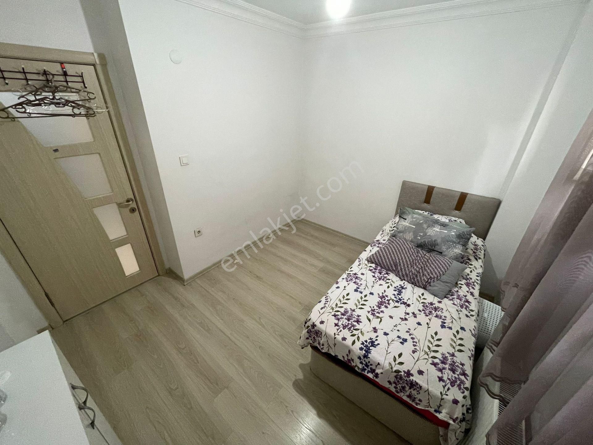 B.evler Siyavuşpaşa Caddesine Yakın 1+1 Giriş 2014 Yapımı Eşyalı - Görsel 13