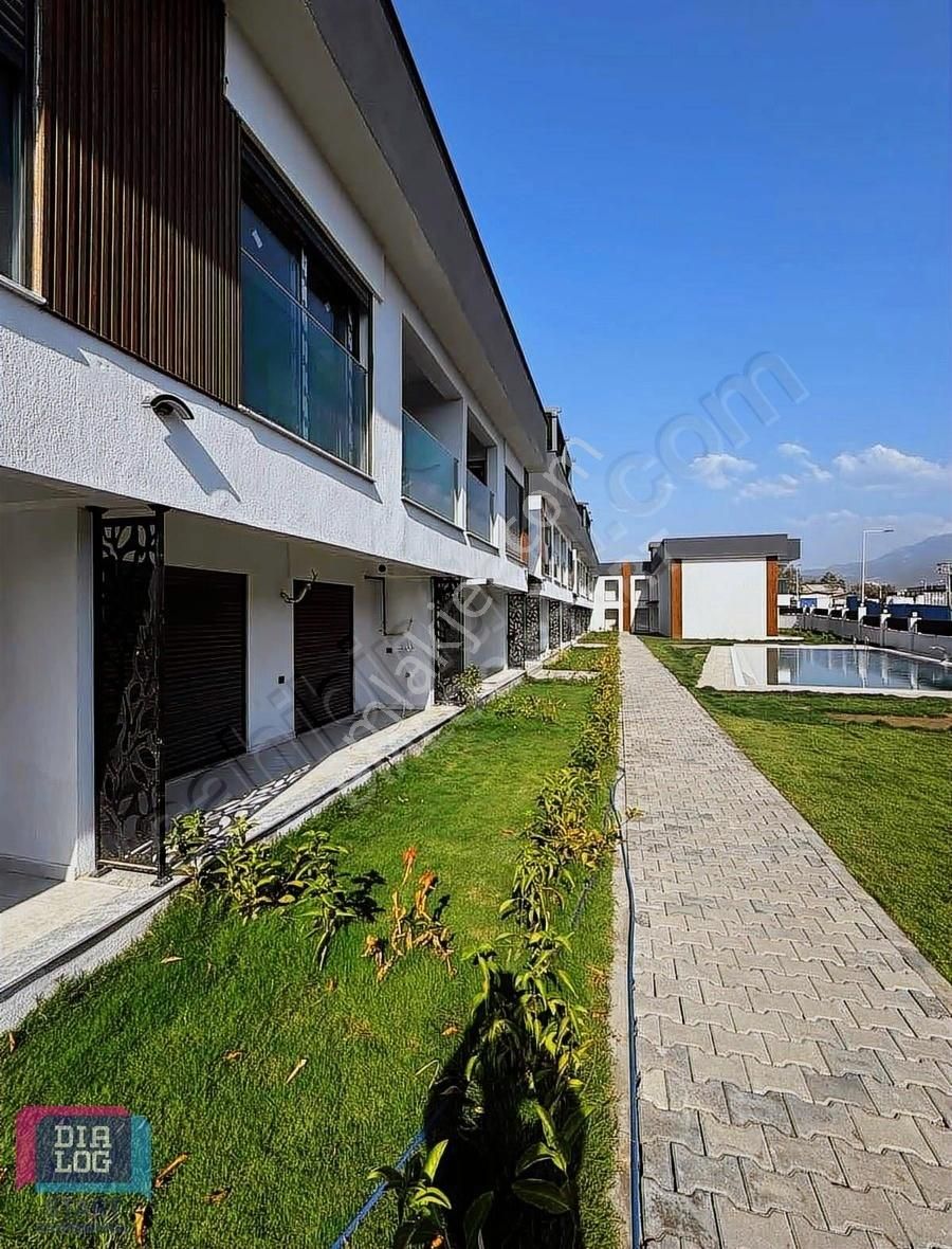 Bornova Yatay Mimari Konsept Site Havuz Cephe Bahçeli 1+1 Daire - Görsel 11