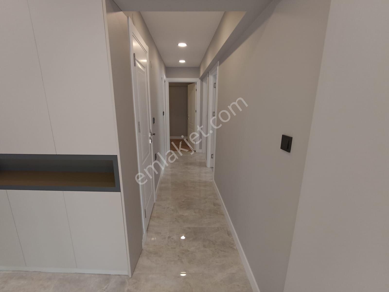 Karşıyaka Bostanlı Sahile Çok Yakın Tadilatlı 3+1 Daire N-22 - Görsel 20