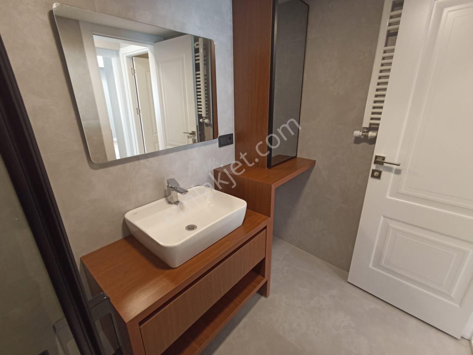 Karşıyaka Bostanlı Sahile Çok Yakın Tadilatlı 3+1 Daire N-22 - Görsel 23