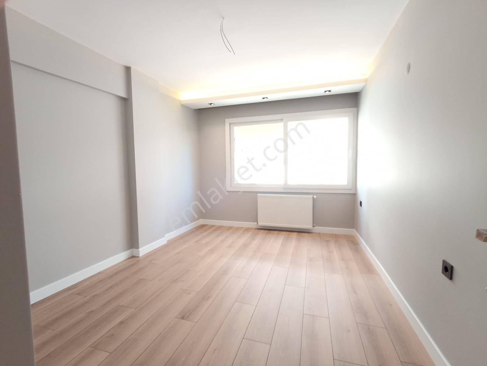 Karşıyaka Bostanlı Sahile Çok Yakın Tadilatlı 3+1 Daire N-22 - Görsel 13