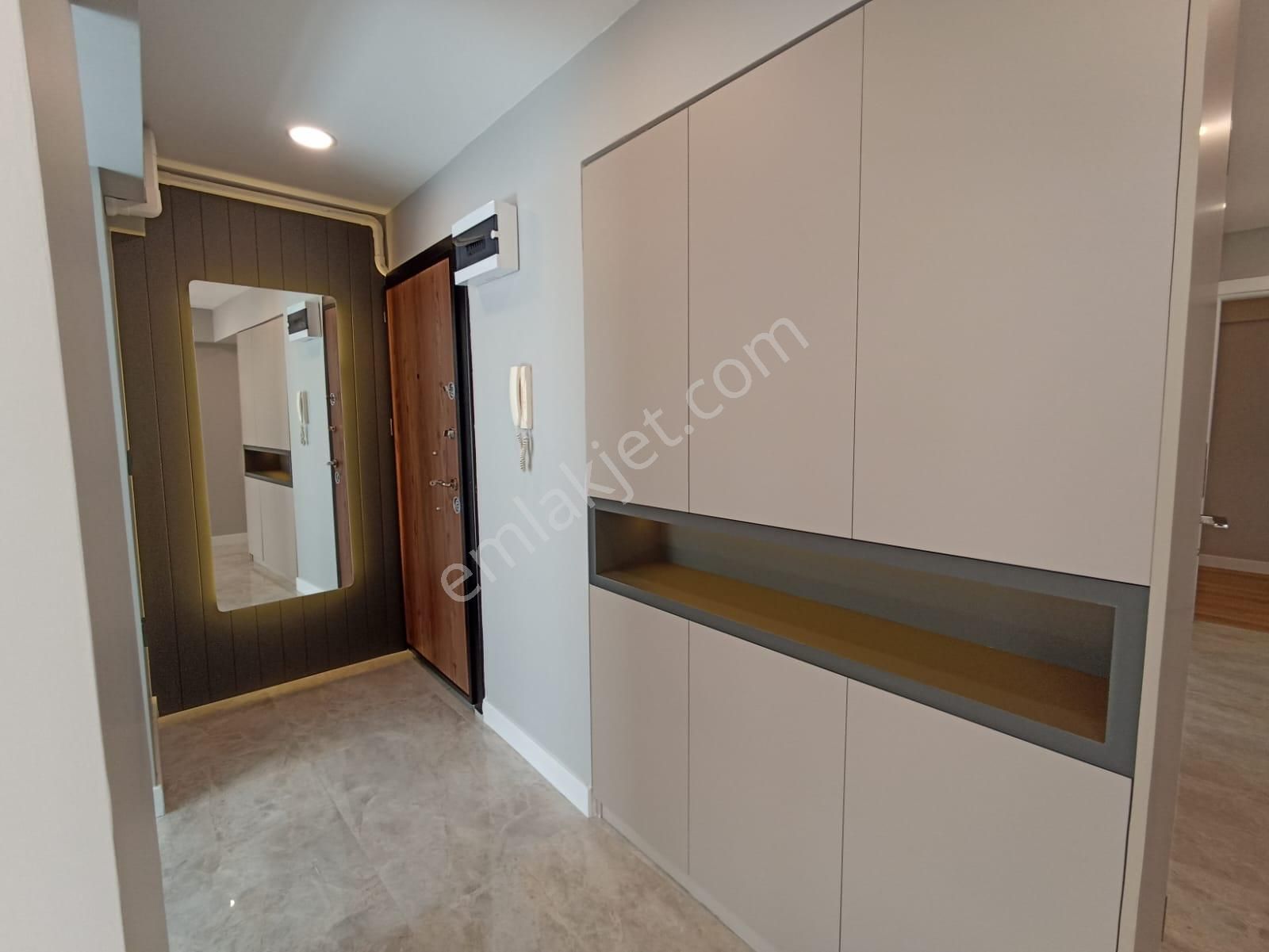 Karşıyaka Bostanlı Sahile Çok Yakın Tadilatlı 3+1 Daire N-22 - Görsel 22