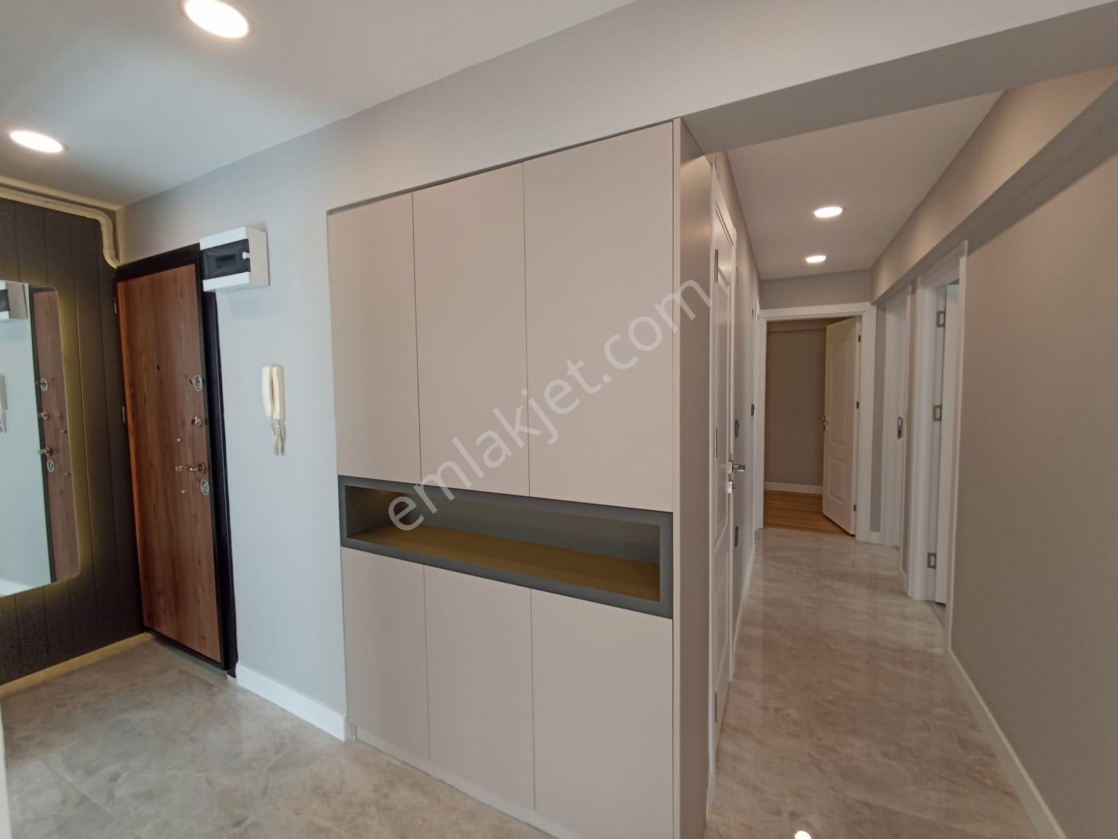 Karşıyaka Bostanlı Sahile Çok Yakın Tadilatlı 3+1 Daire N-22 - Görsel 21