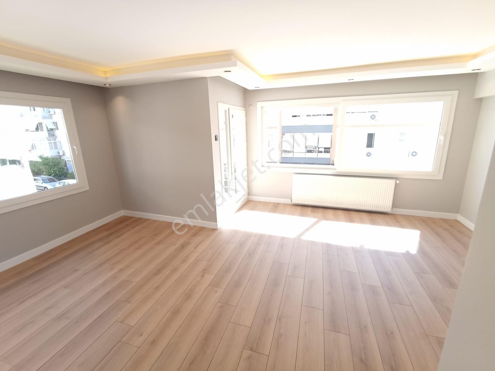 Karşıyaka Bostanlı Sahile Çok Yakın Tadilatlı 3+1 Daire N-22 - Görsel 2