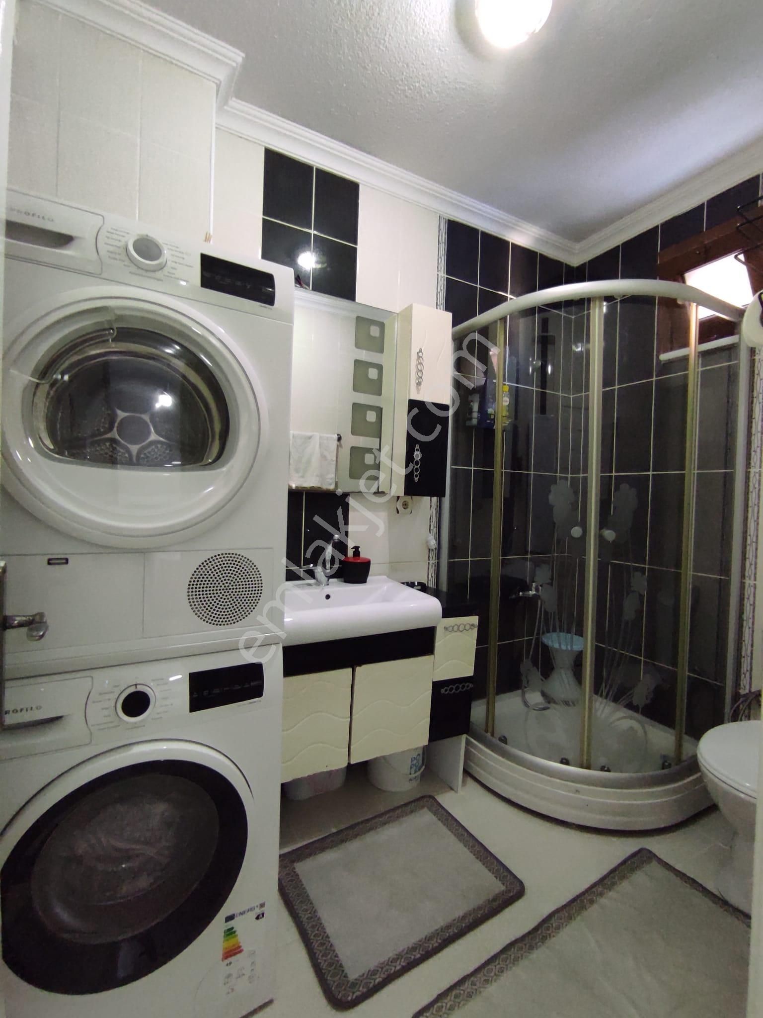 Merve Mahallesinde Köşe Bina 3. Kat Çift Balkonlu Satılık - Görsel 20