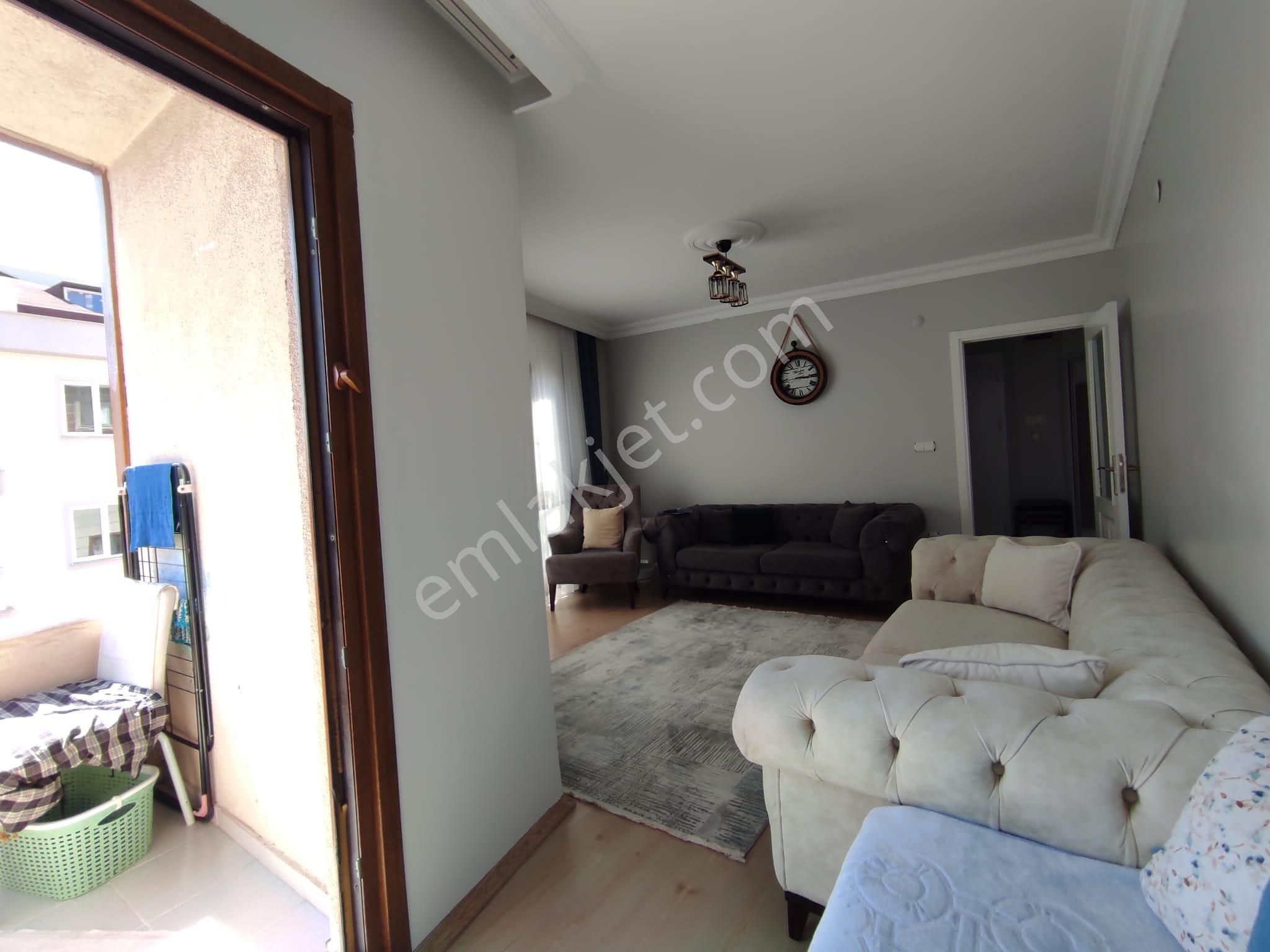 Merve Mahallesinde Köşe Bina 3. Kat Çift Balkonlu Satılık - Görsel 7