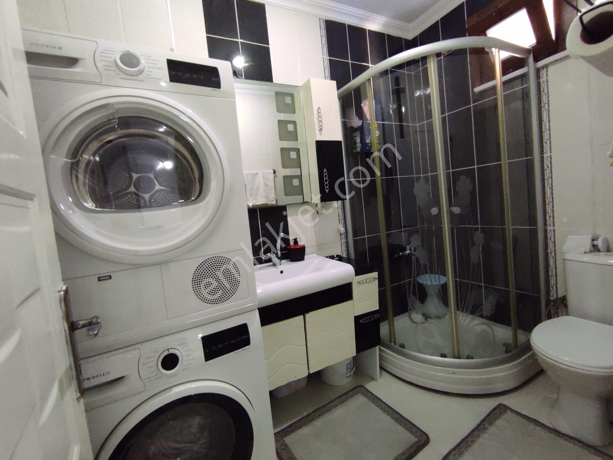 Merve Mahallesinde Köşe Bina 3. Kat Çift Balkonlu Satılık - Görsel 21