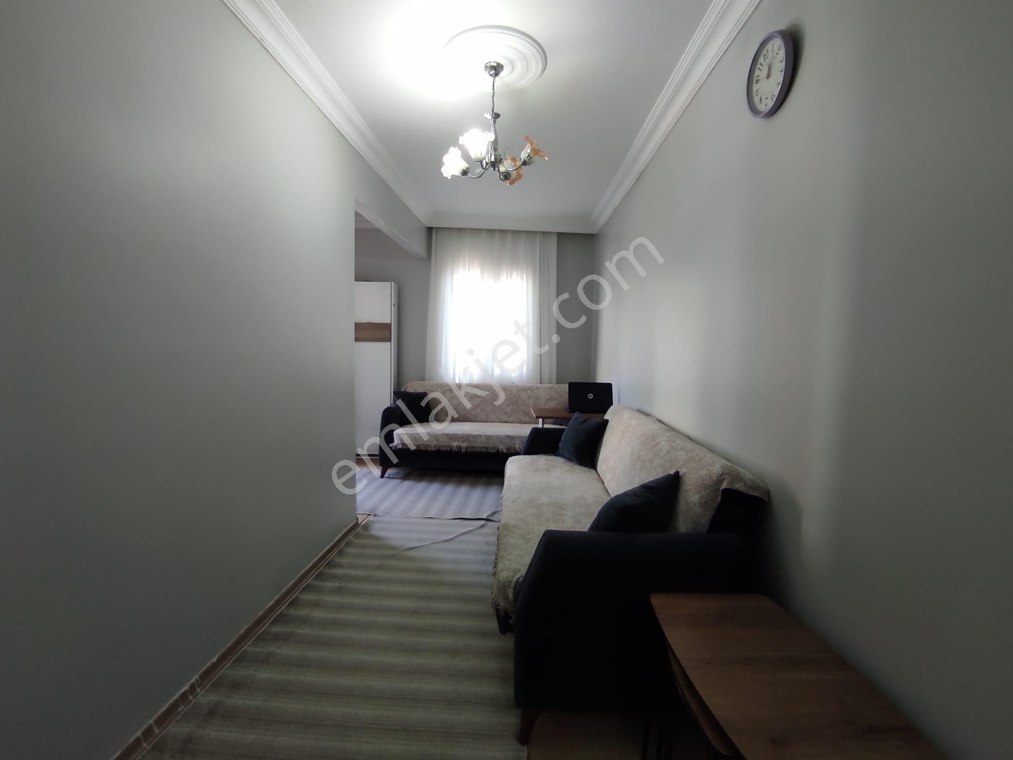 Merve Mahallesinde Köşe Bina 3. Kat Çift Balkonlu Satılık - Görsel 15