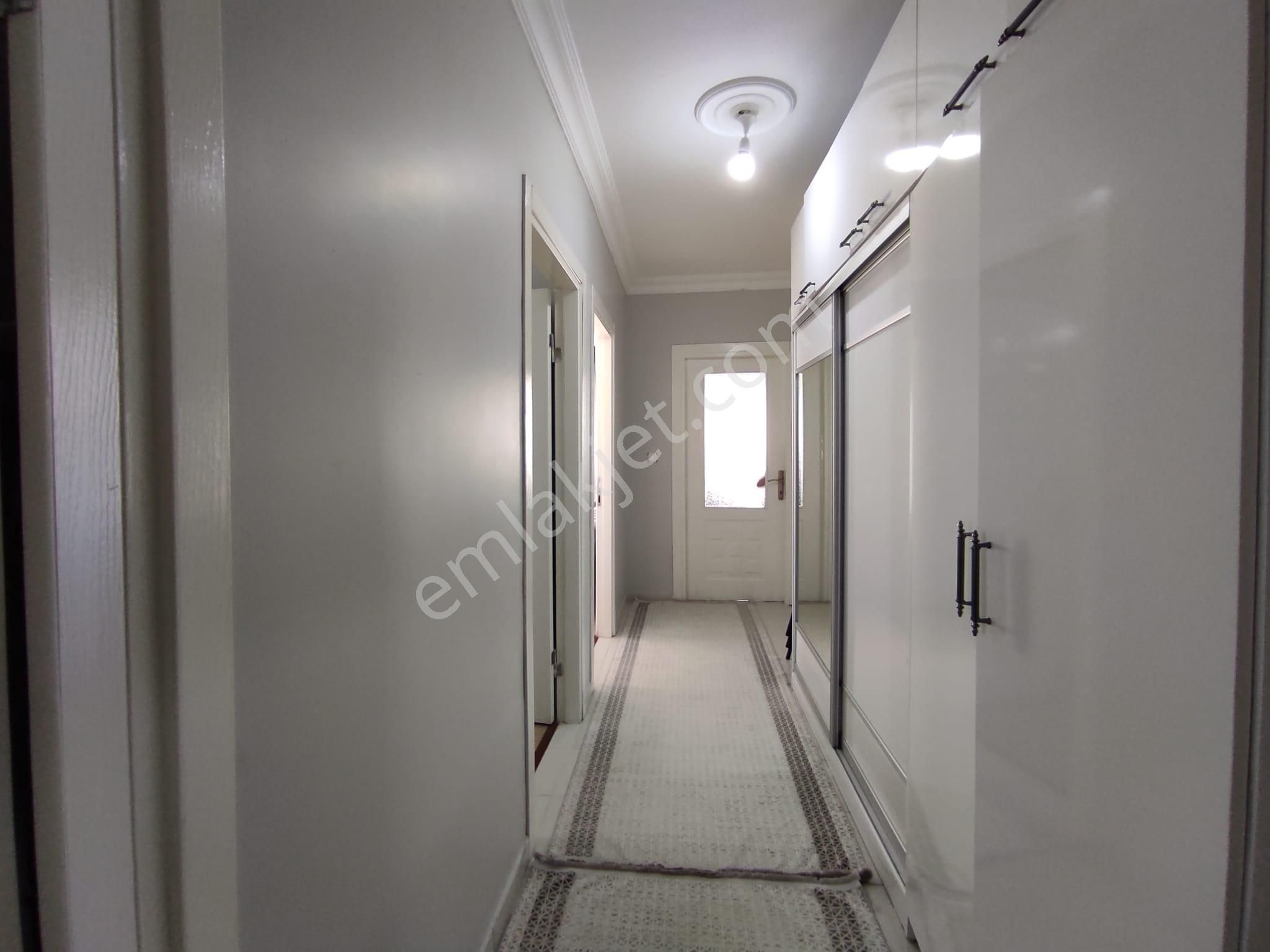 Merve Mahallesinde Köşe Bina 3. Kat Çift Balkonlu Satılık - Görsel 14