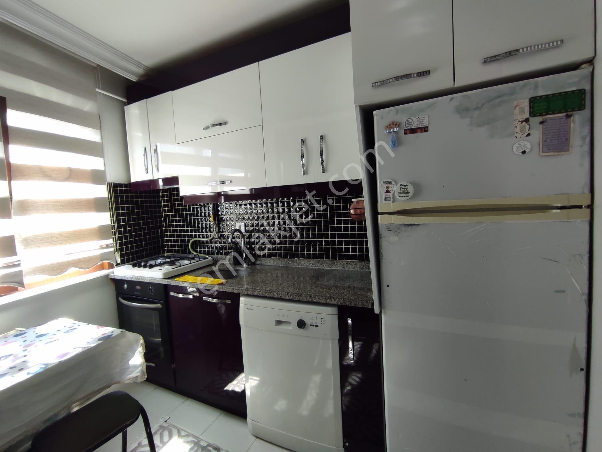 Merve Mahallesinde Köşe Bina 3. Kat Çift Balkonlu Satılık - Görsel 11