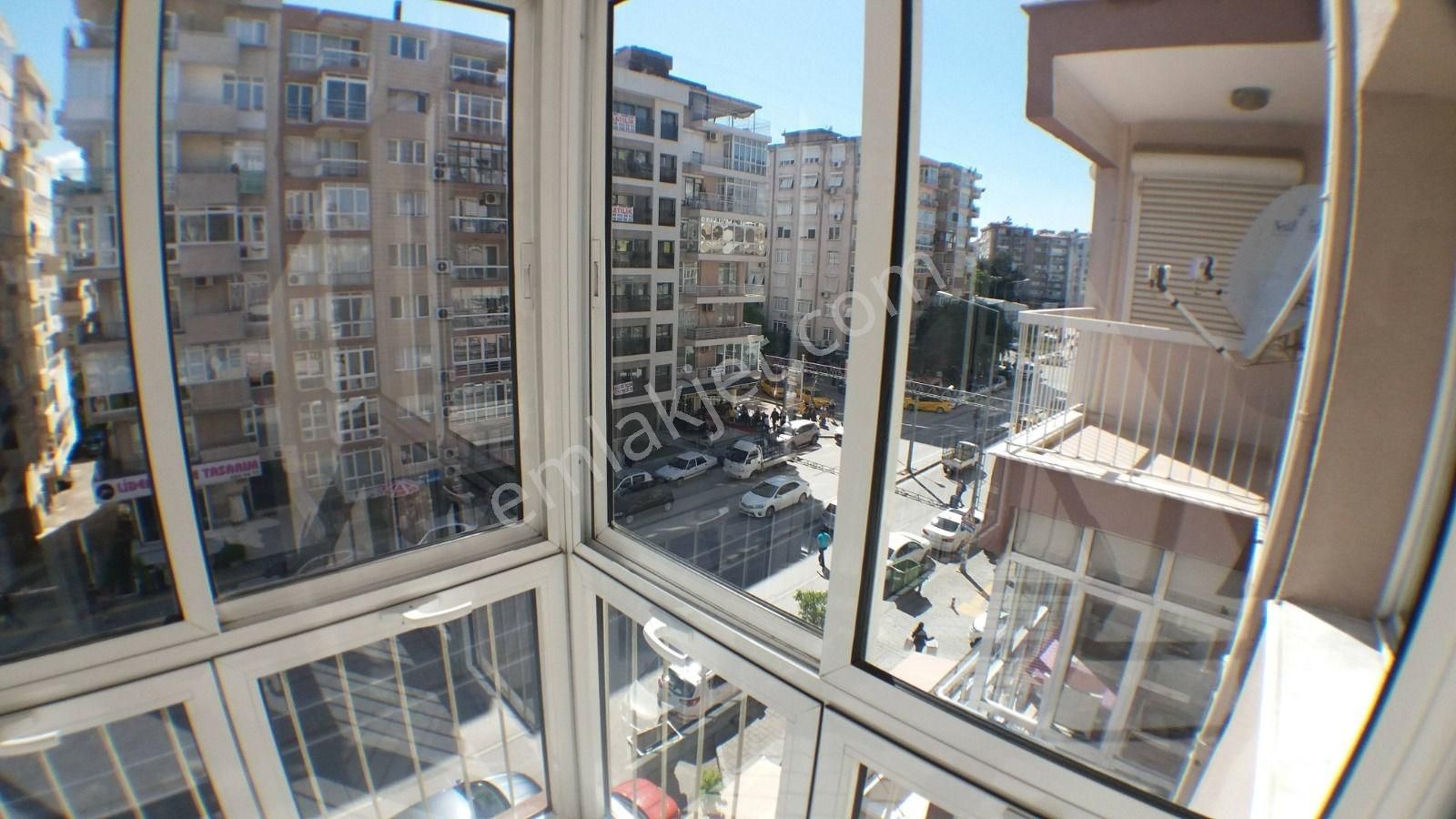 İnönü Caddesinde Bakımlı 2+1 - Görsel 32