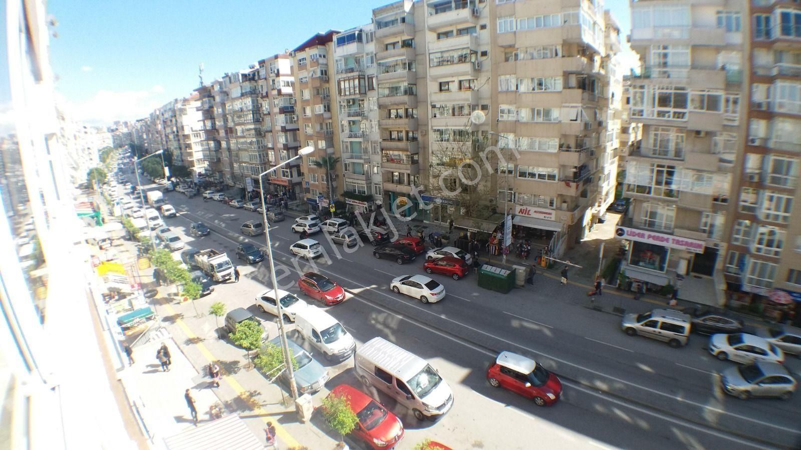 İnönü Caddesinde Bakımlı 2+1