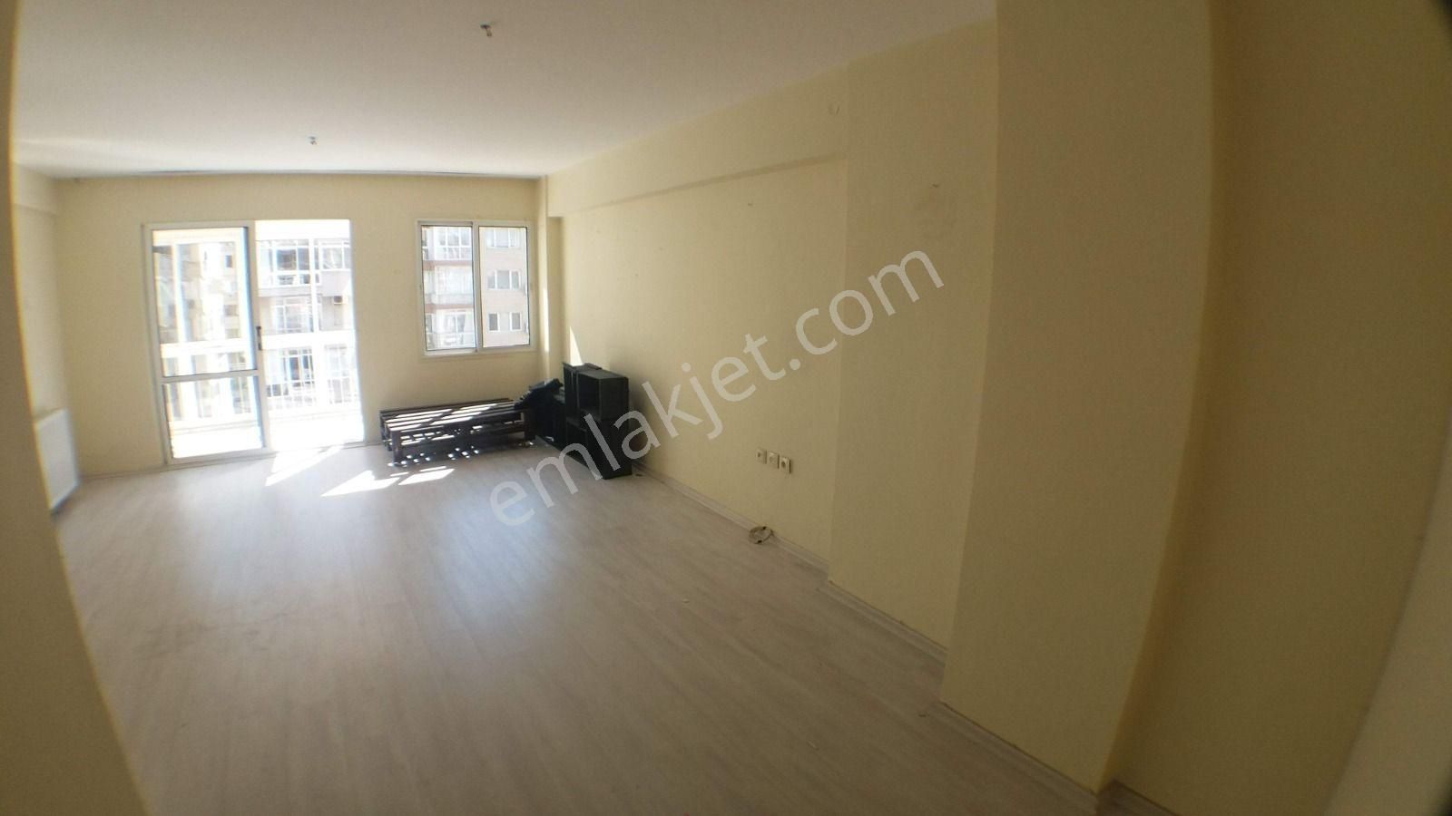 İnönü Caddesinde Bakımlı 2+1 - Görsel 3