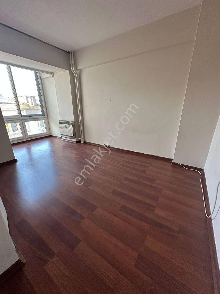 Fiyat Düştü Acil İhtiyaçtan 3+1 İnönü Caddesinde Daire