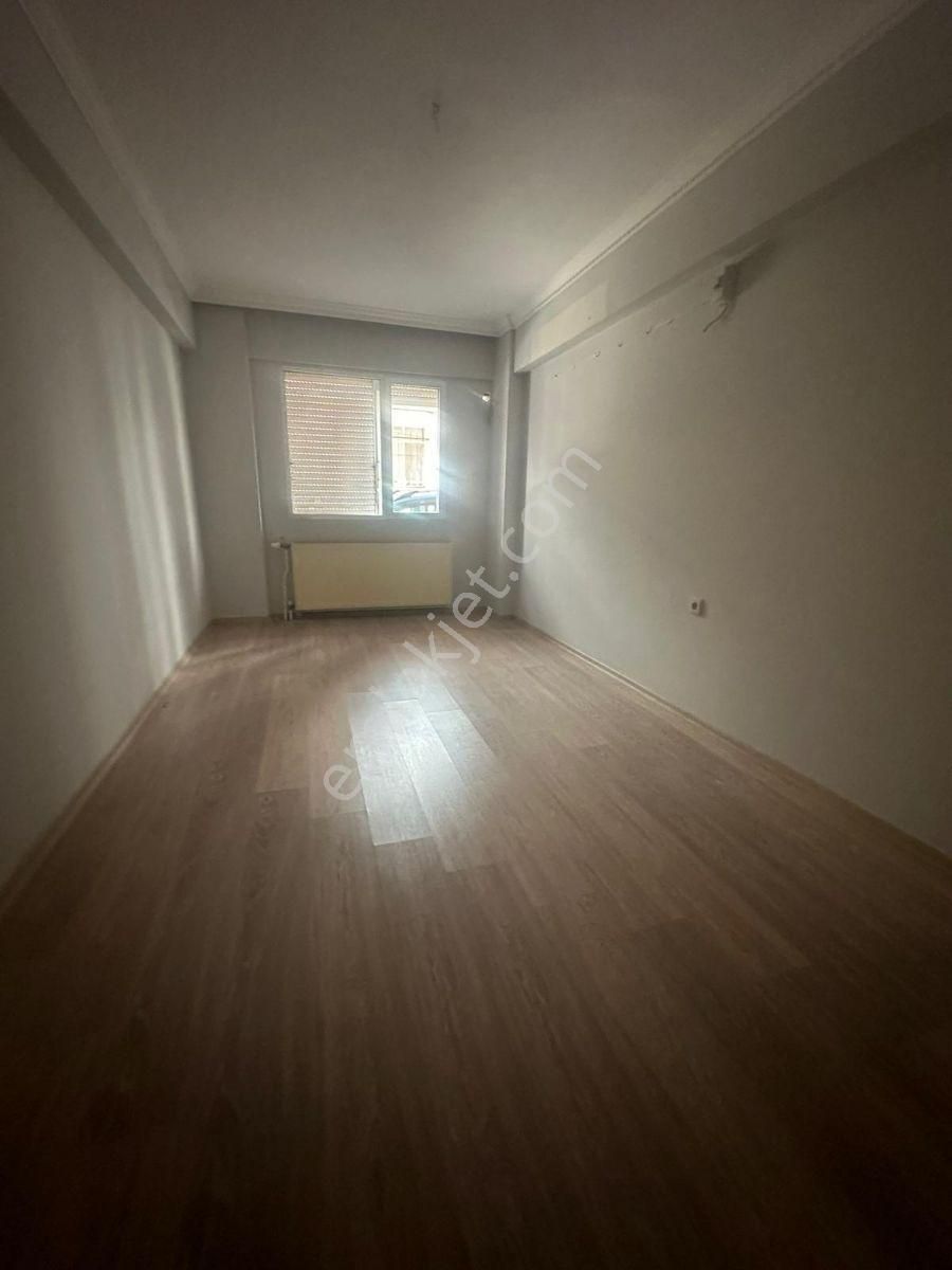 Sevgi Yoluna Çok Yakın Bakımlı Daire - Görsel 17