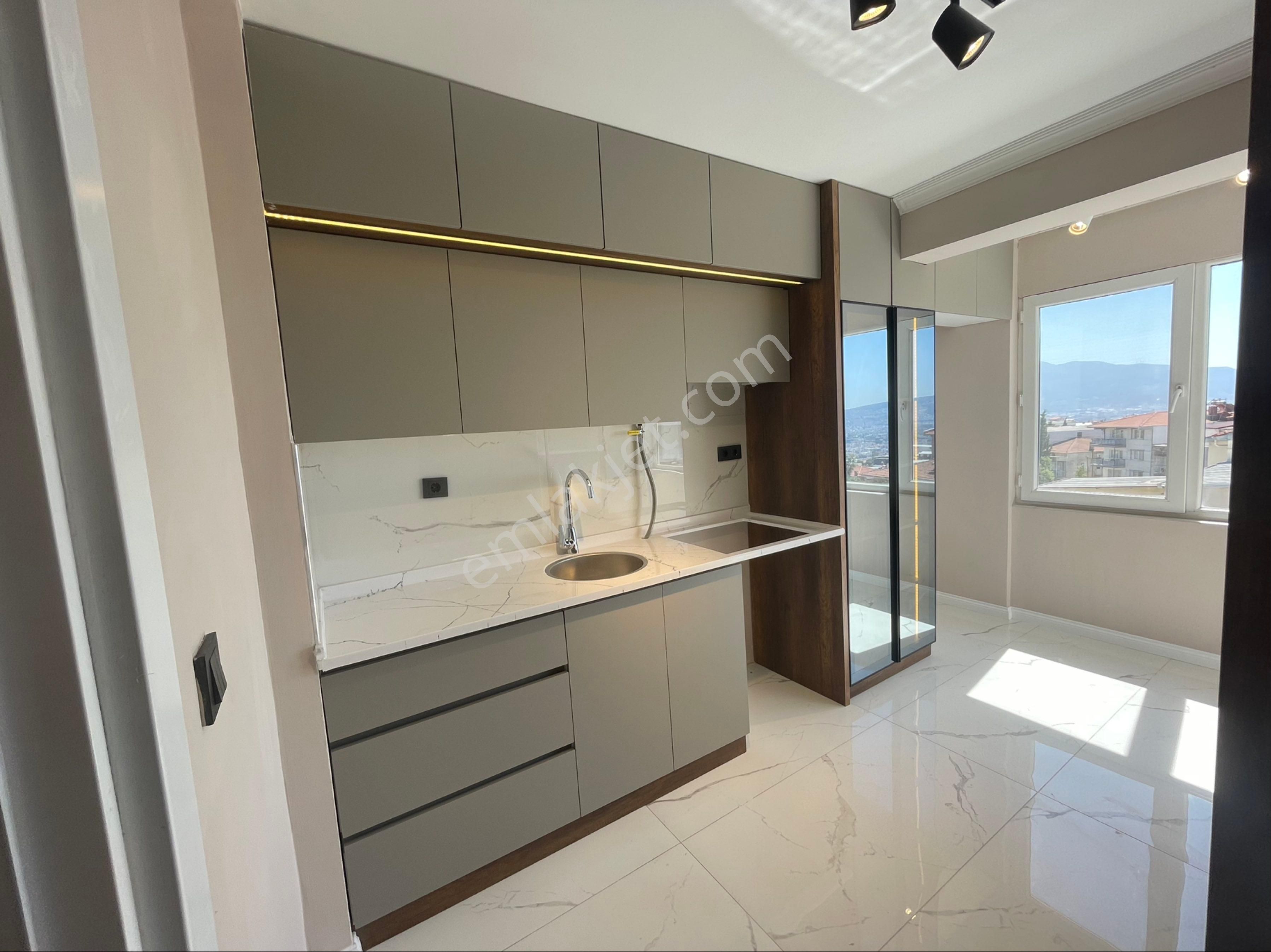İnönü Mahallesinde 3 Cepheli 135 M2 Satılık Daire