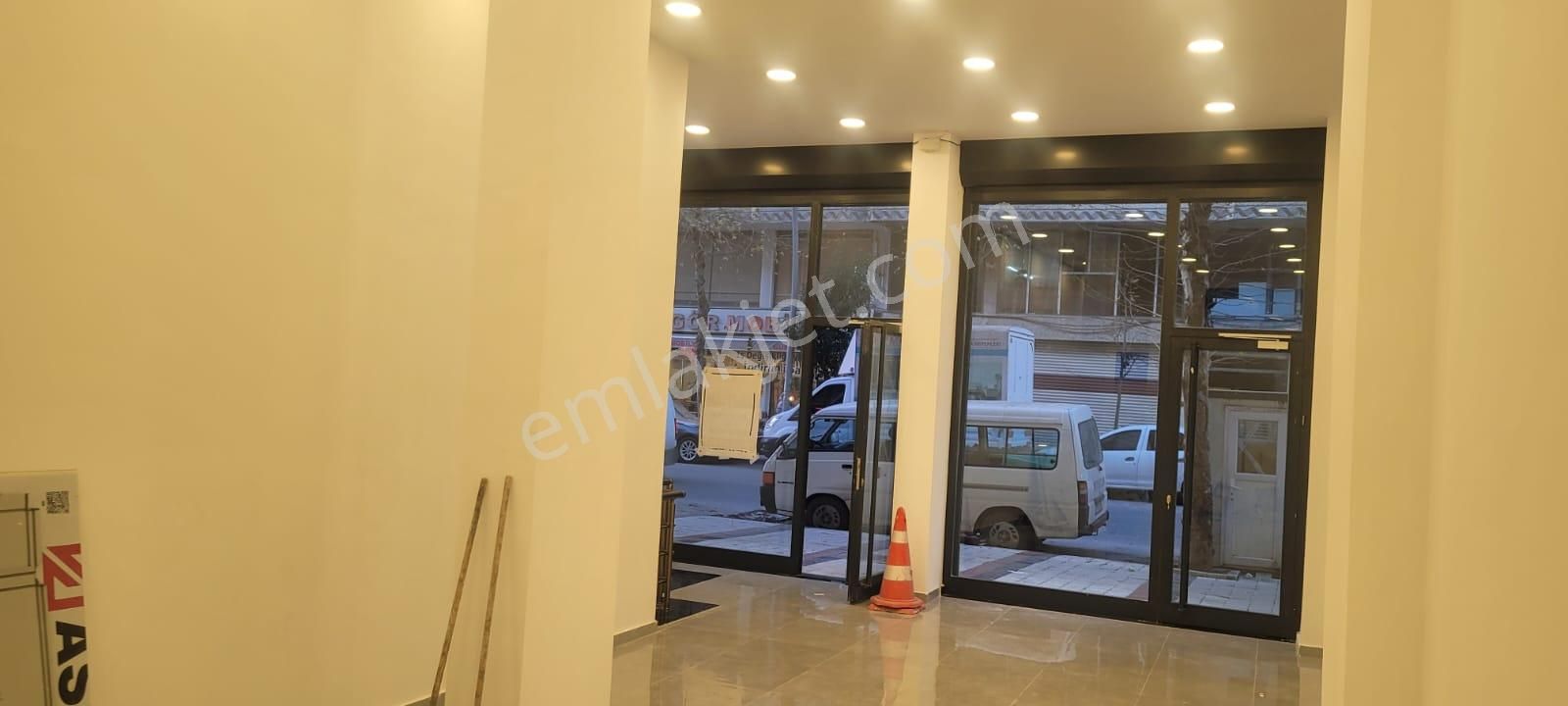 Uğur Mumcu N Caddesi'nde Eşsiz Satılık Depolu Dükkan! - Görsel 23