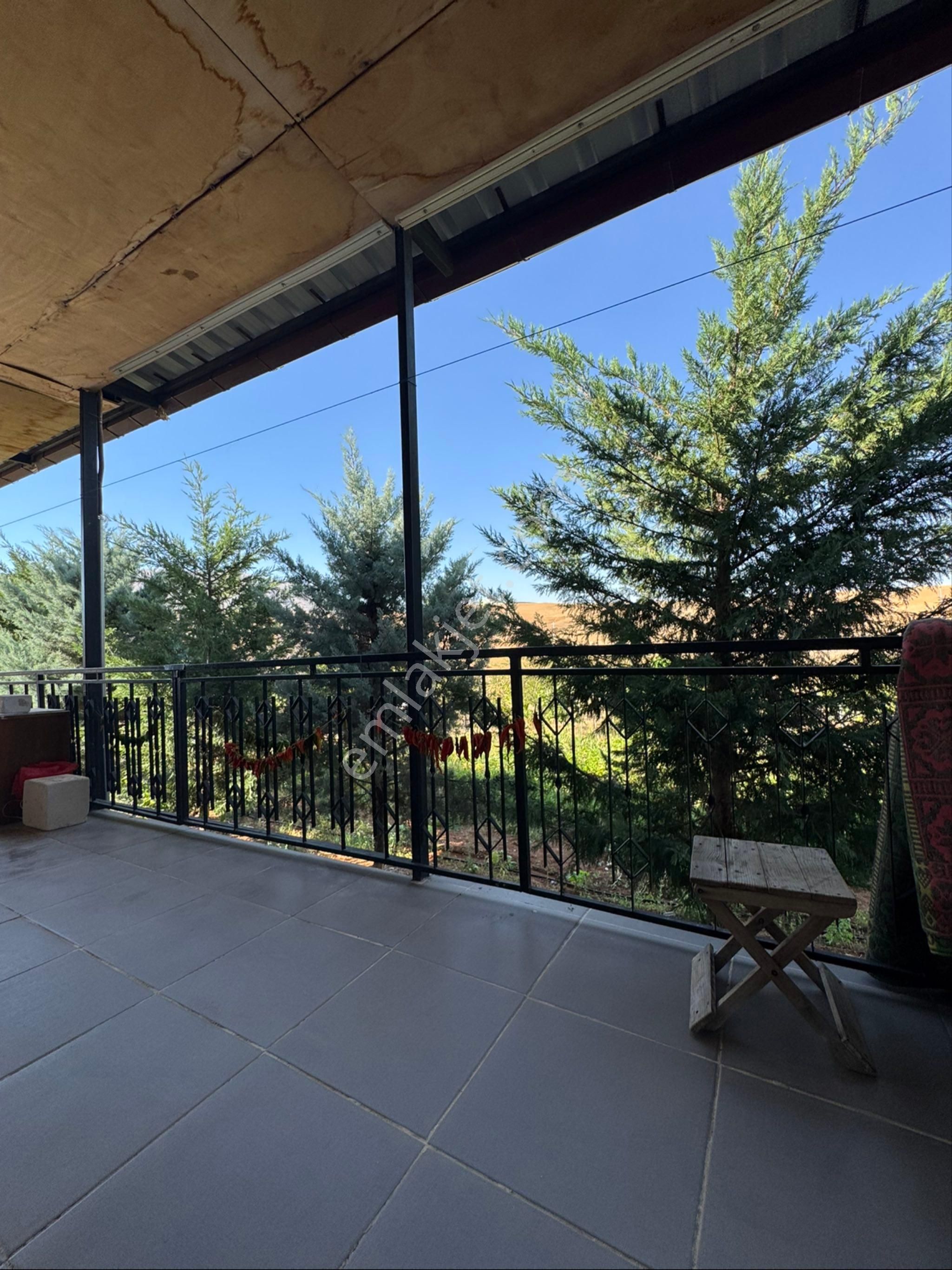 Meram Çayırbağı 1900 M2 Kurulu Düzen Bahçe