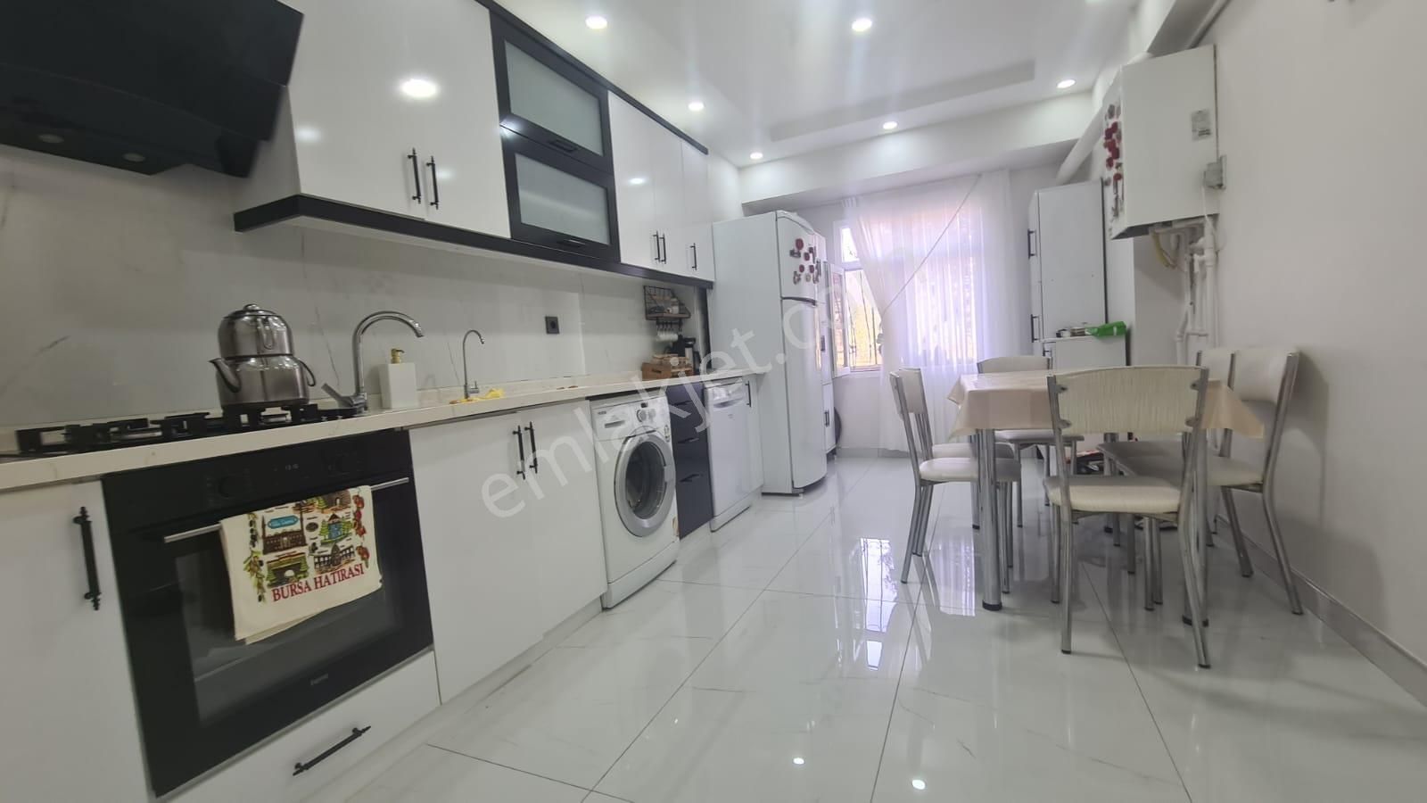 Karapürçek'te Diş Has. Yakınında Asansörlü Full Yapılı 3+1 Satılık Daire !! - Görsel 3