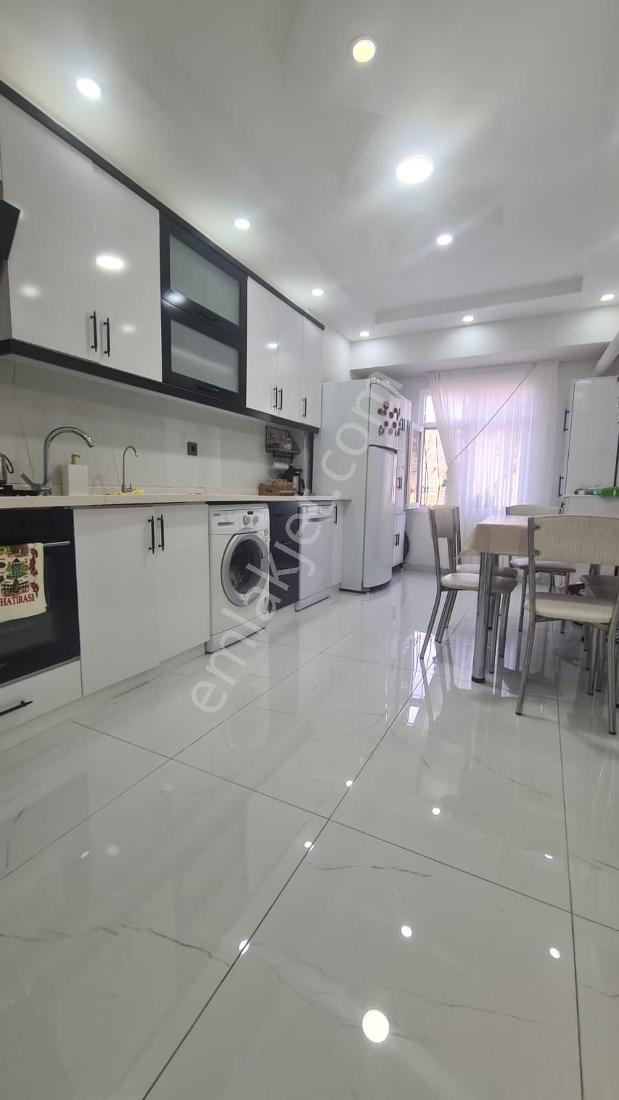 Karapürçek'te Diş Has. Yakınında Asansörlü Full Yapılı 3+1 Satılık Daire !! - Görsel 2