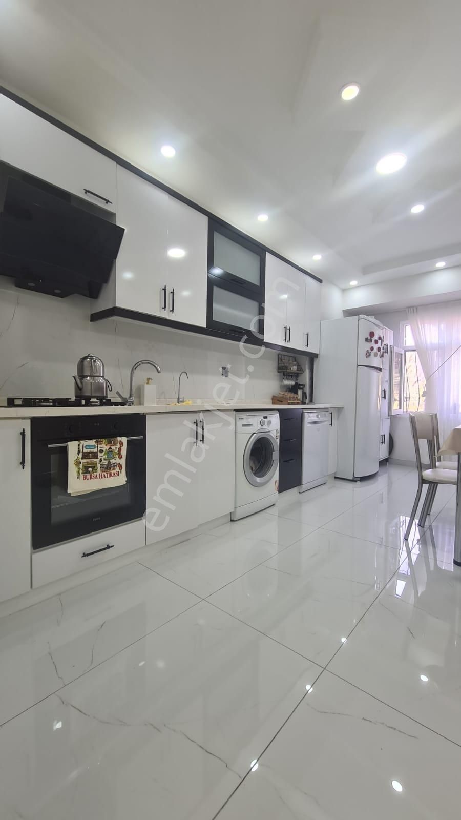 Karapürçek'te Diş Has. Yakınında Asansörlü Full Yapılı 3+1 Satılık Daire !! - Görsel 4