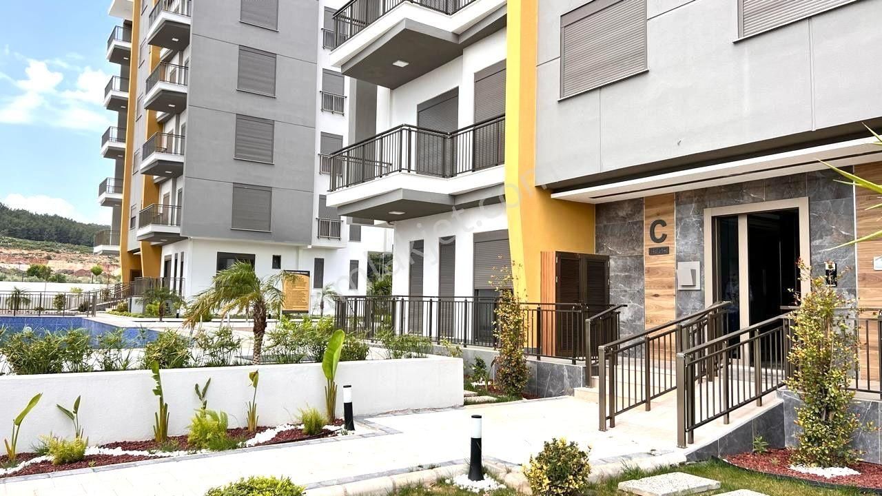 Fevziçakmakda Tramvay Yakını Otopark+havuzlu Ebeveyn Banyolu 3+1 Kat Seçenekli Daireler - Görsel 5