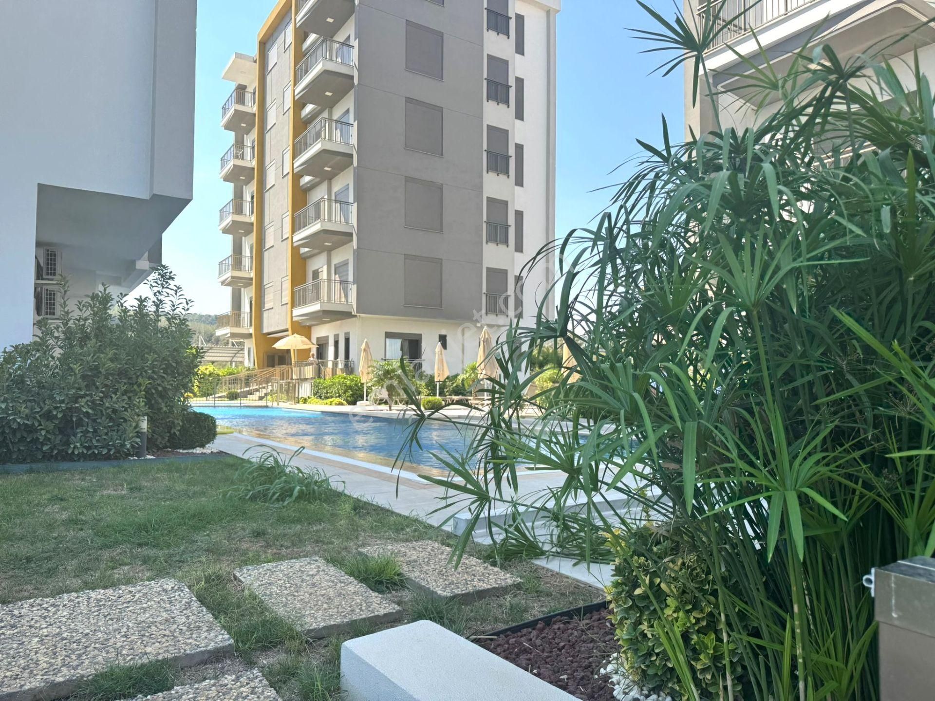 Fevziçakmakda Tramvay Yakını Otopark+havuzlu Ebeveyn Banyolu 3+1 Kat Seçenekli Daireler - Görsel 8