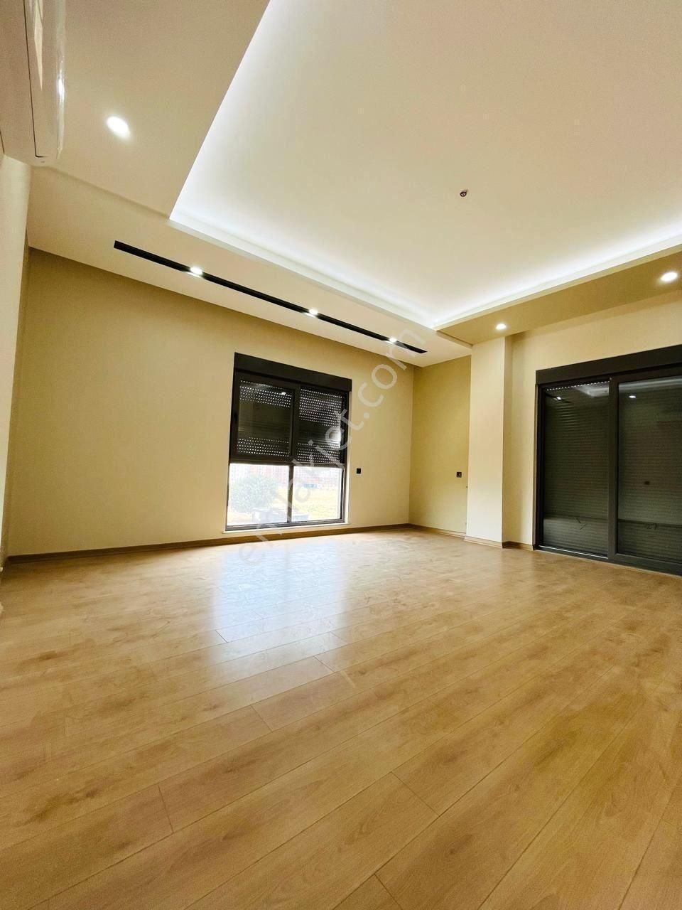 Fevziçakmakda Tramvay Yakını Otopark+havuzlu Ebeveyn Banyolu 3+1 Kat Seçenekli Daireler - Görsel 3