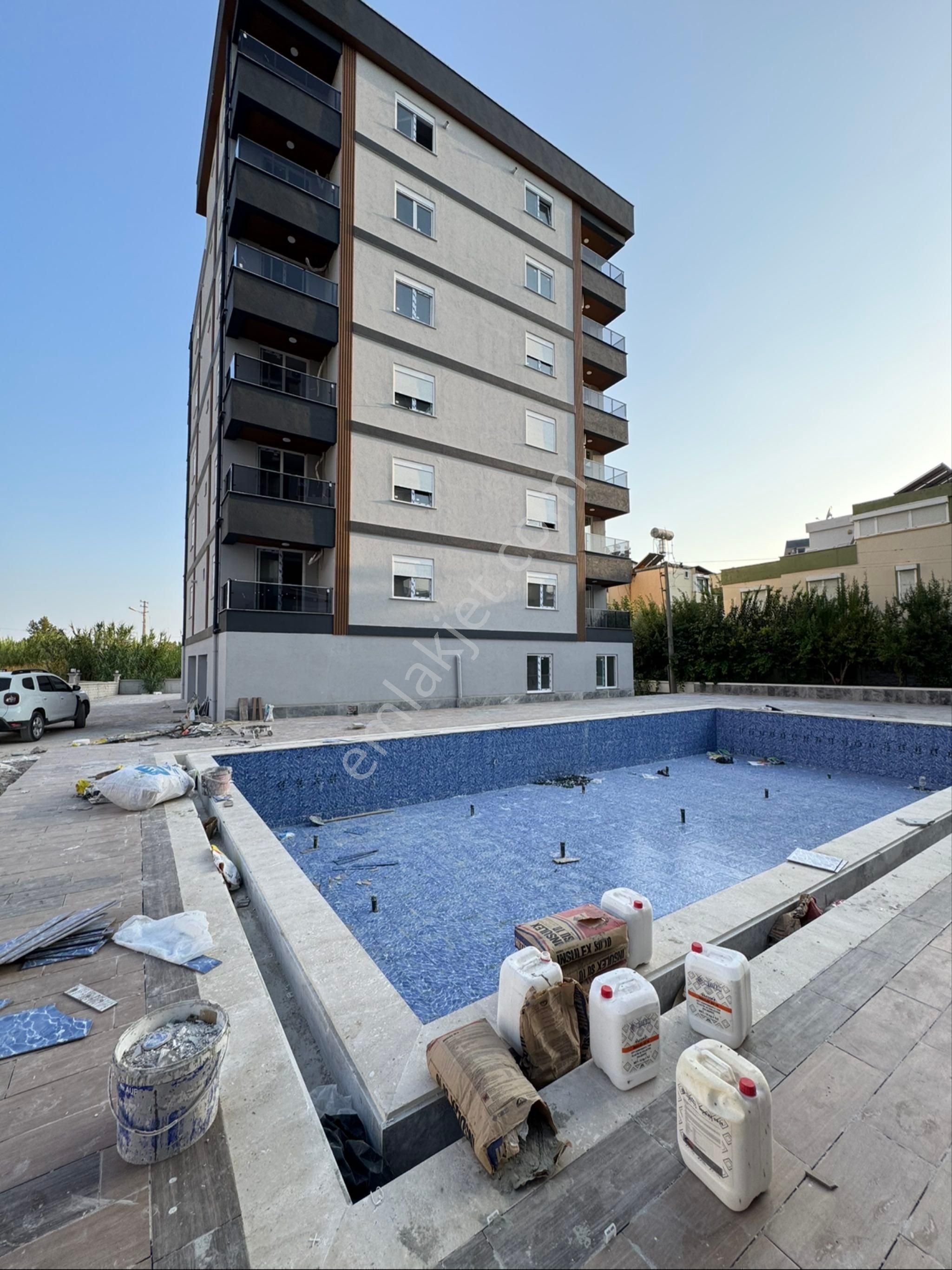 Finike Sahilde Ful Deniz Manzaralı Geniş Teraslı 1+1 Satılık Daire - Görsel 4