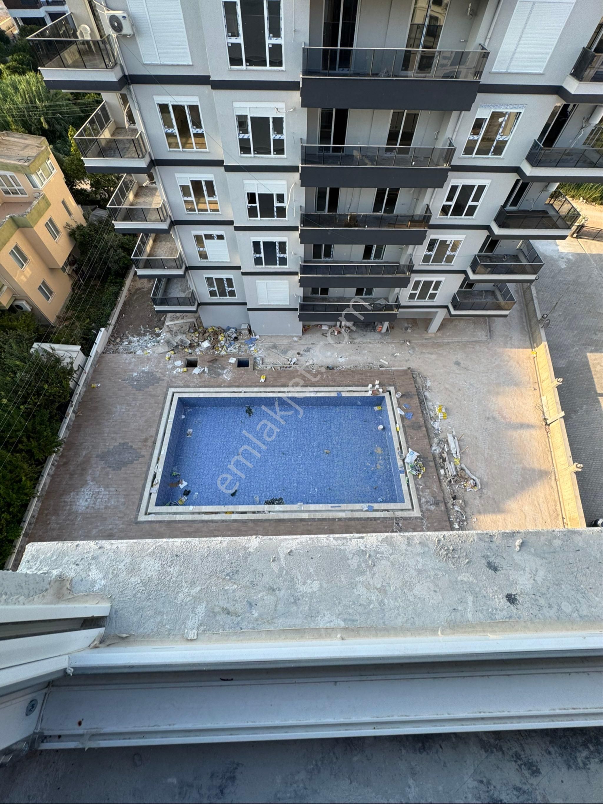 Finike Sahilde Ful Deniz Manzaralı Geniş Teraslı 1+1 Satılık Daire - Görsel 9