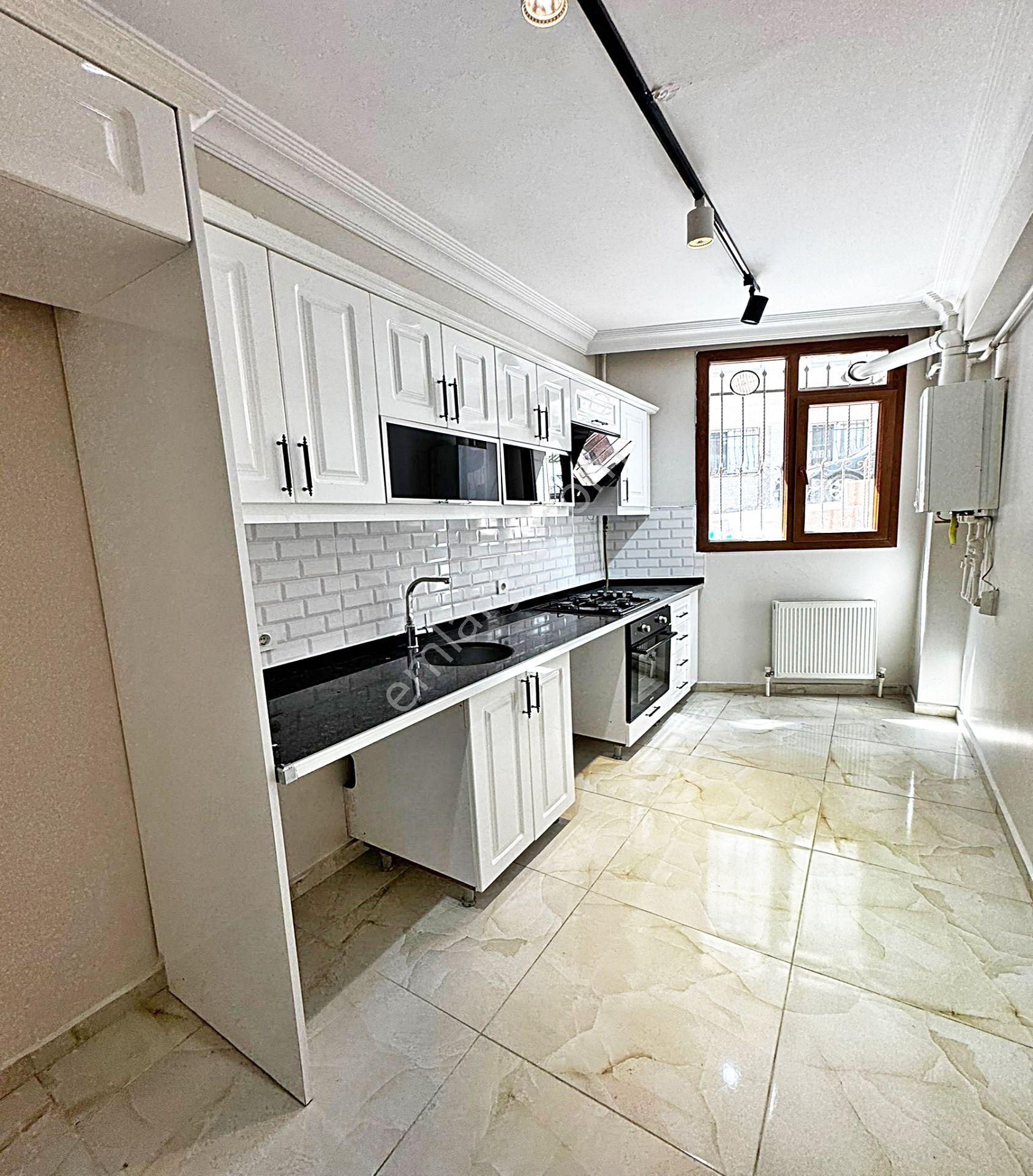 Metrobüsün Dibinde Lüks Yapılı İskanlı 2+1 Temiz Satılık Daire - Görsel 3