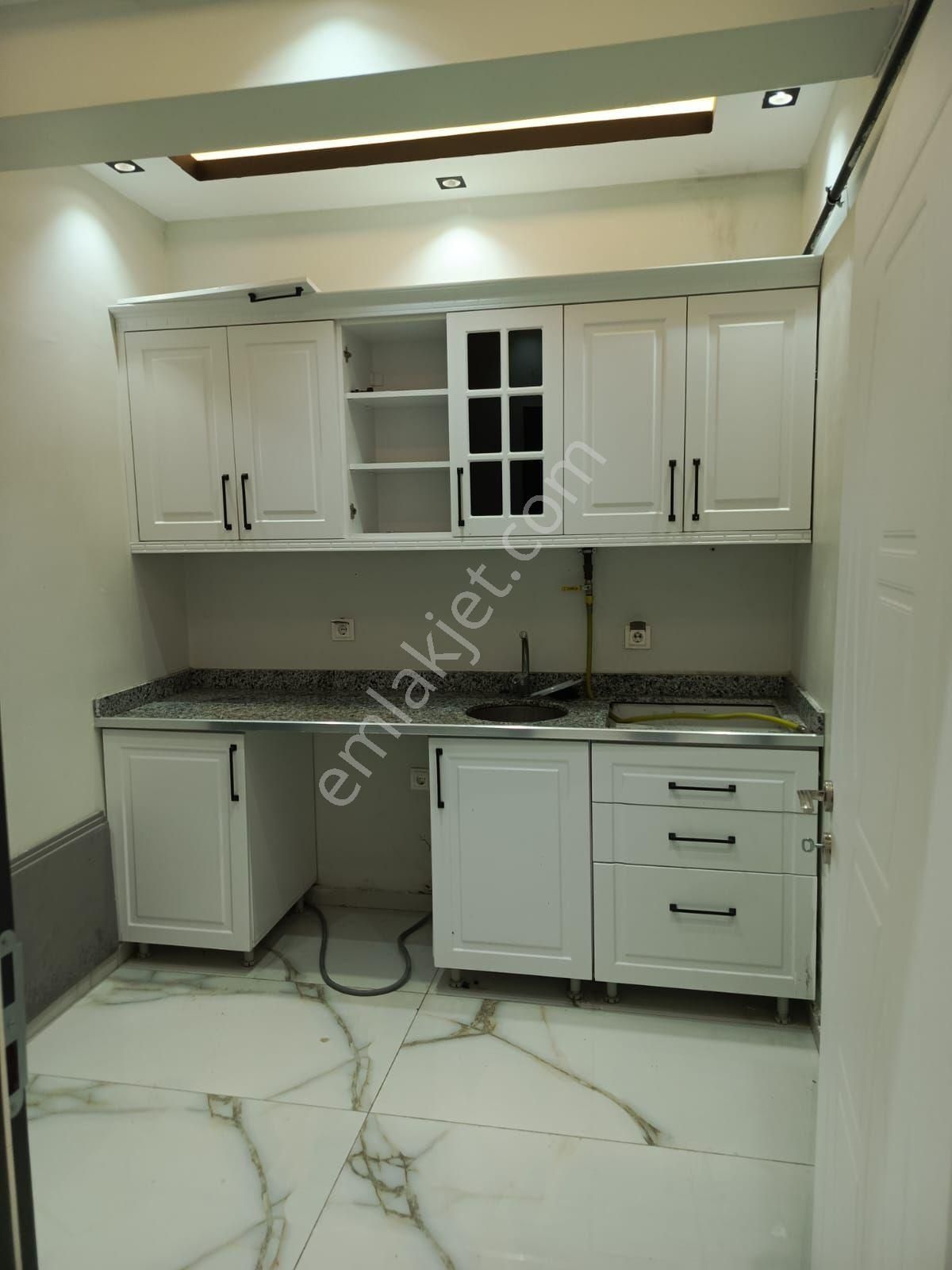 Doğukent Emine Göncü Lisesi Arkası Ana Cadde 2+0 Kiralık Giriş Kat Daire. - Görsel 5