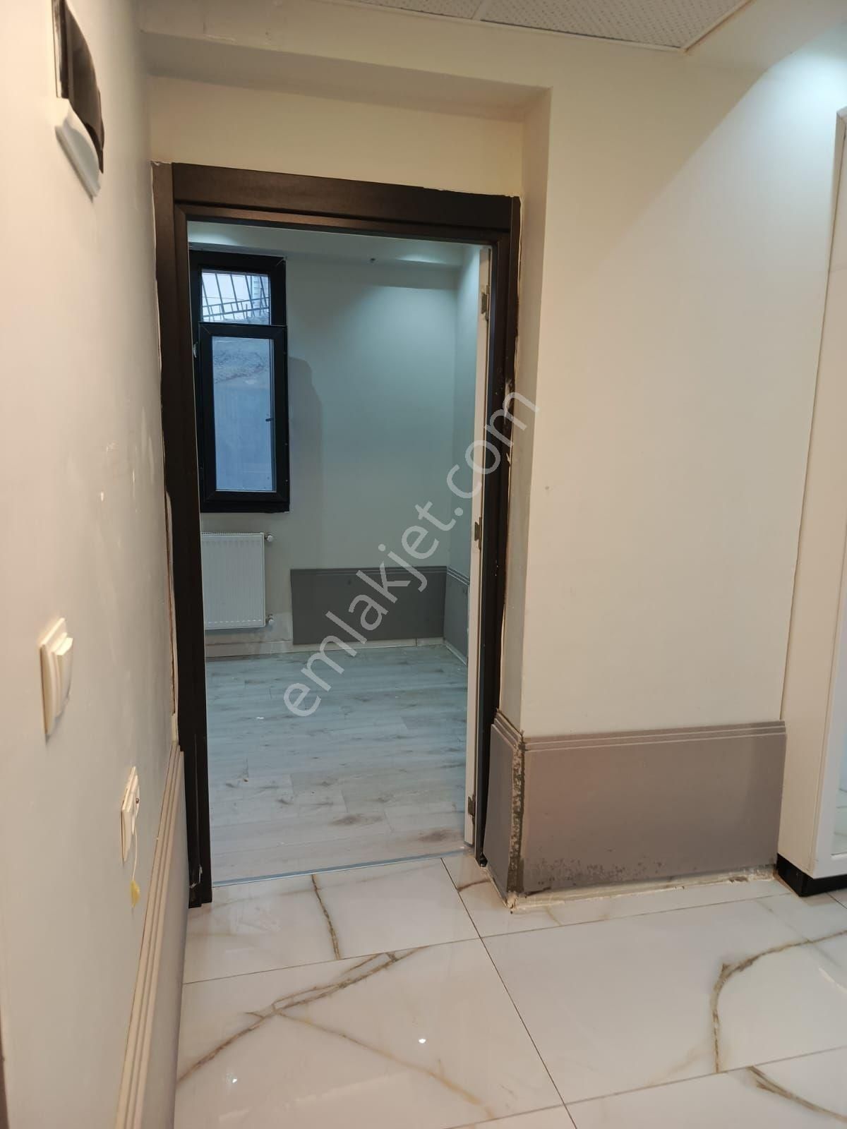 Doğukent Emine Göncü Lisesi Arkası Ana Cadde 2+0 Kiralık Giriş Kat Daire. - Görsel 3