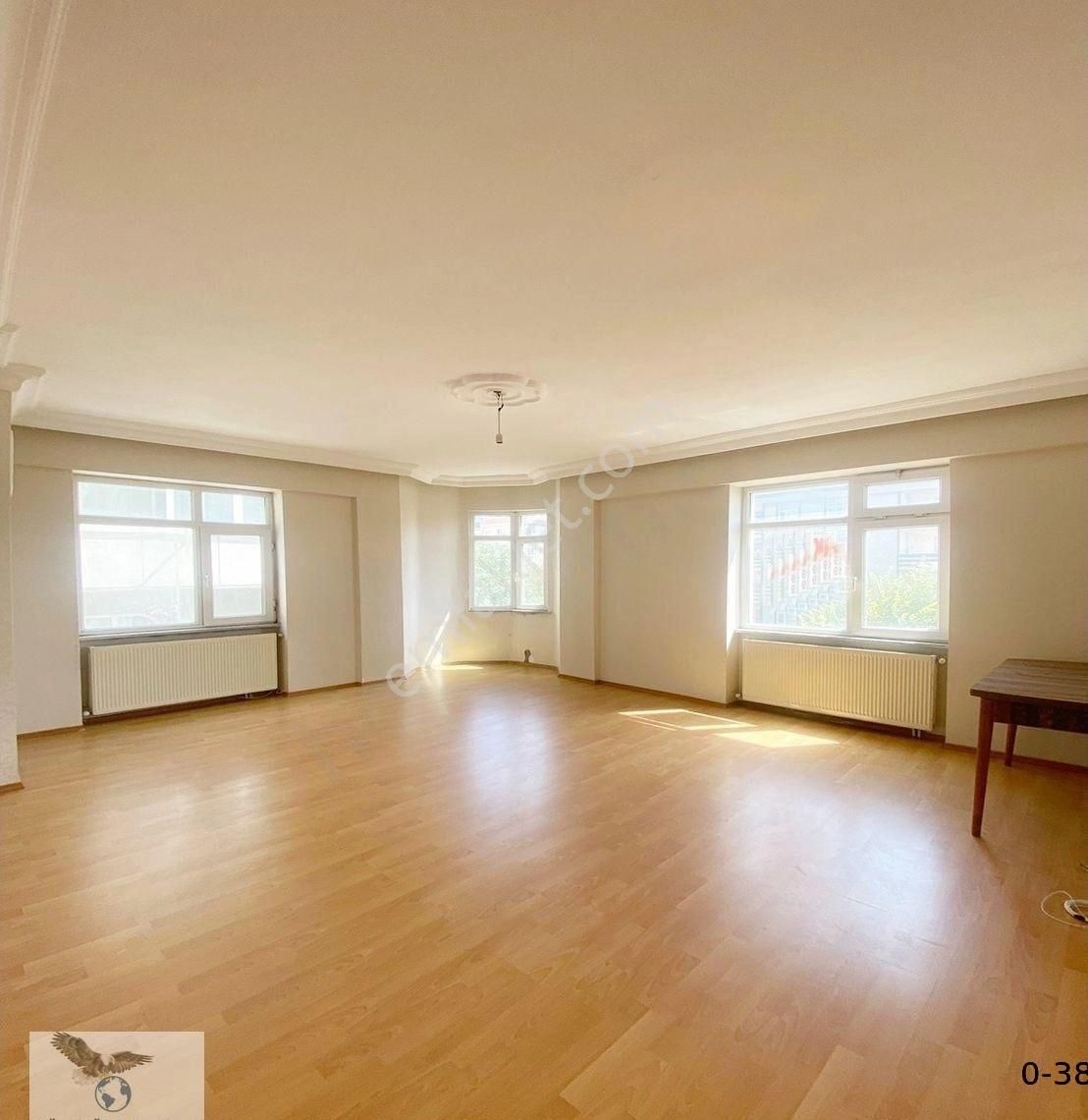 Avcılar Cihangirde İster Yatırımlık İster Oturumluk 2+1 Satılık Ara Kat Daire