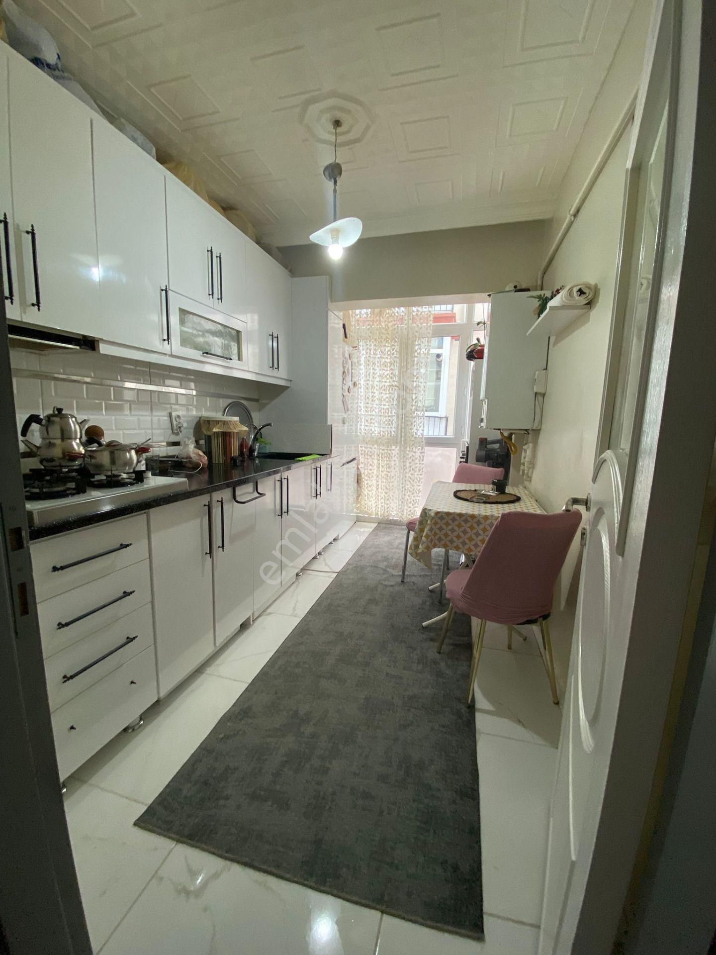 Mareşal Çakmak Mah.'de Ön Cephe 3+1 Full Yapılı Daire