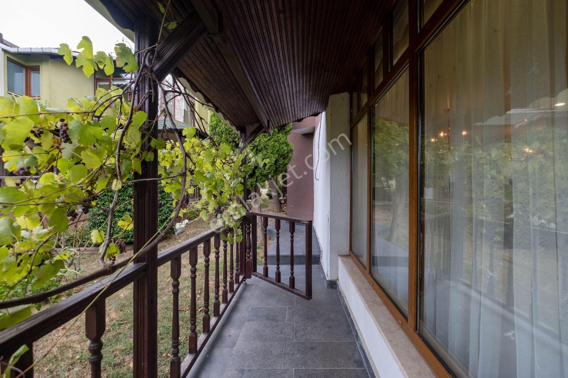 Çekmeköy Çamlıkent Sitesi 1056m2 Arsa Paylı 5+2 Ssatılık Villa - Görsel 31