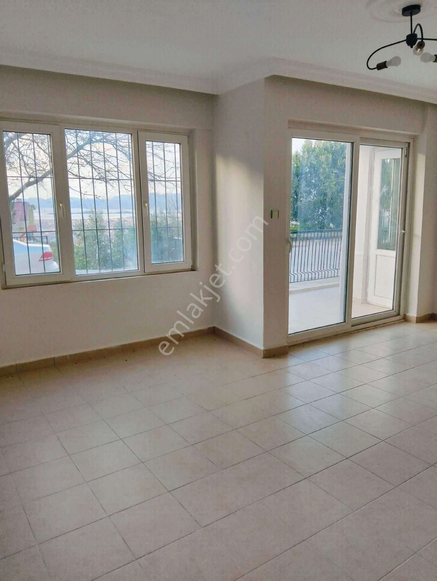 Patlangıçmölüdeniz Uolunda Kiralık 3+1 Daire